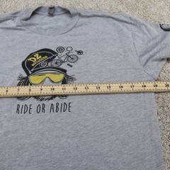 DC Nuthouse Ride or Abide Graphic T-Shirt Mens Medium Gray (see photo for flaw)