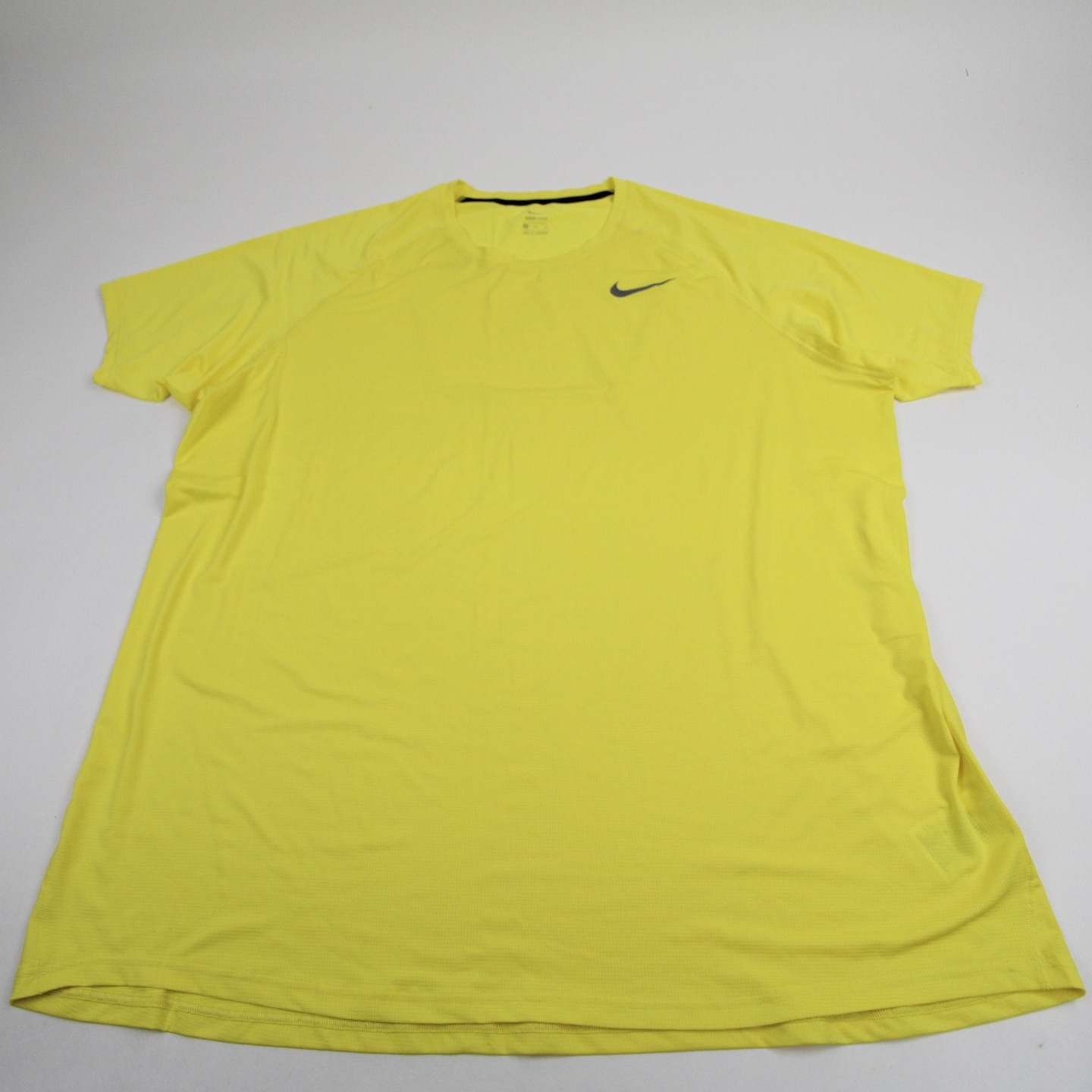 Nike Pro Short Sleeve Shirt Men’s Yellow Used M