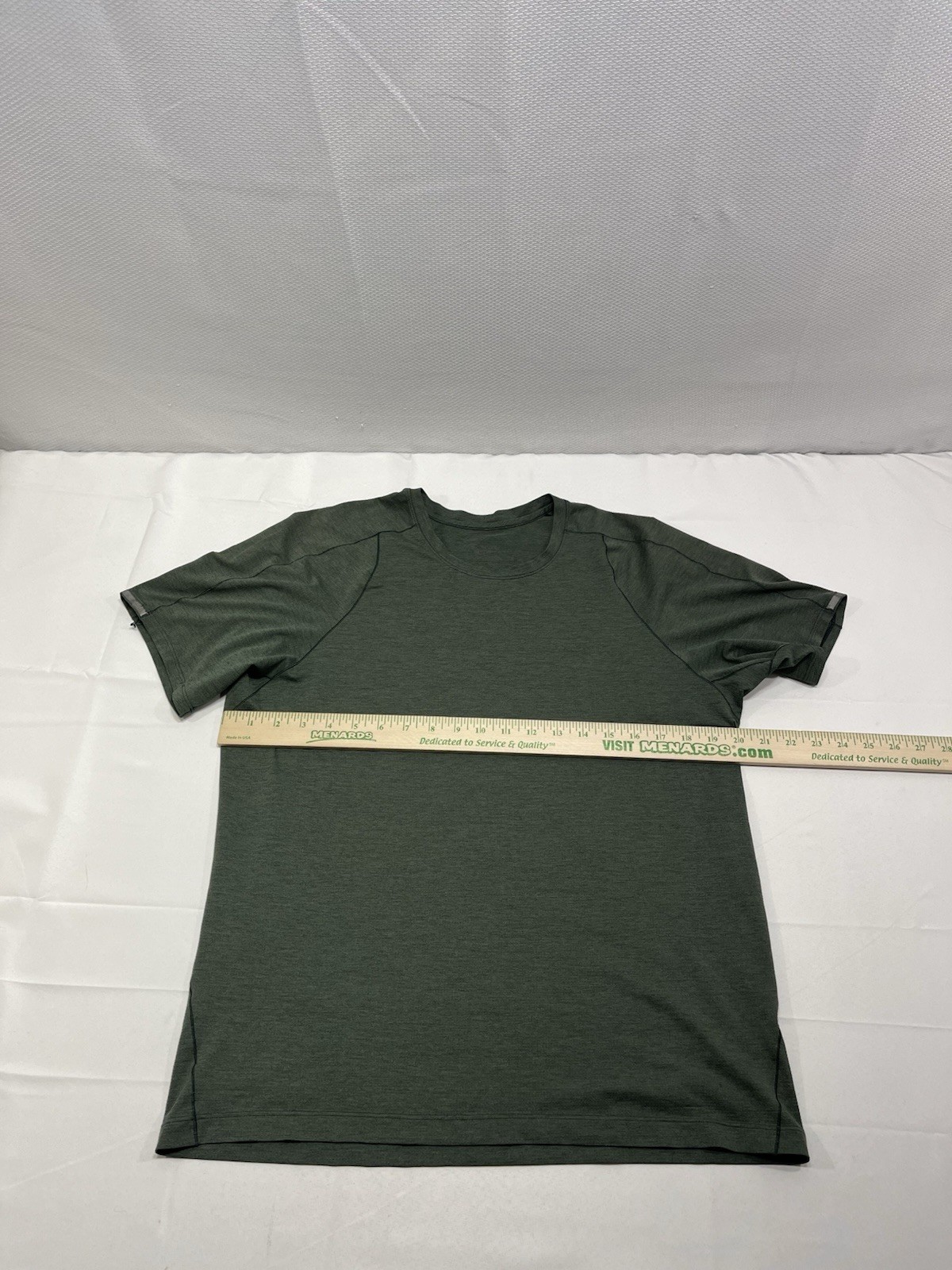 Arteryx T Shirt Men Size Medium/Large M/L Basic Green Hiking Gorpcore Active gallery
