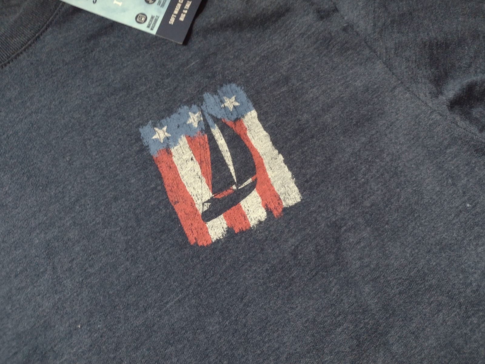 NWT, IZOD Men's Saltwater Short Sleeve Cotton Blend Graphic T-Shirt gallery