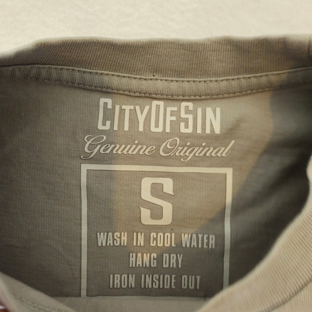 City Of Sin Gray Graphic Tee with Cartoon Design Size S gallery
