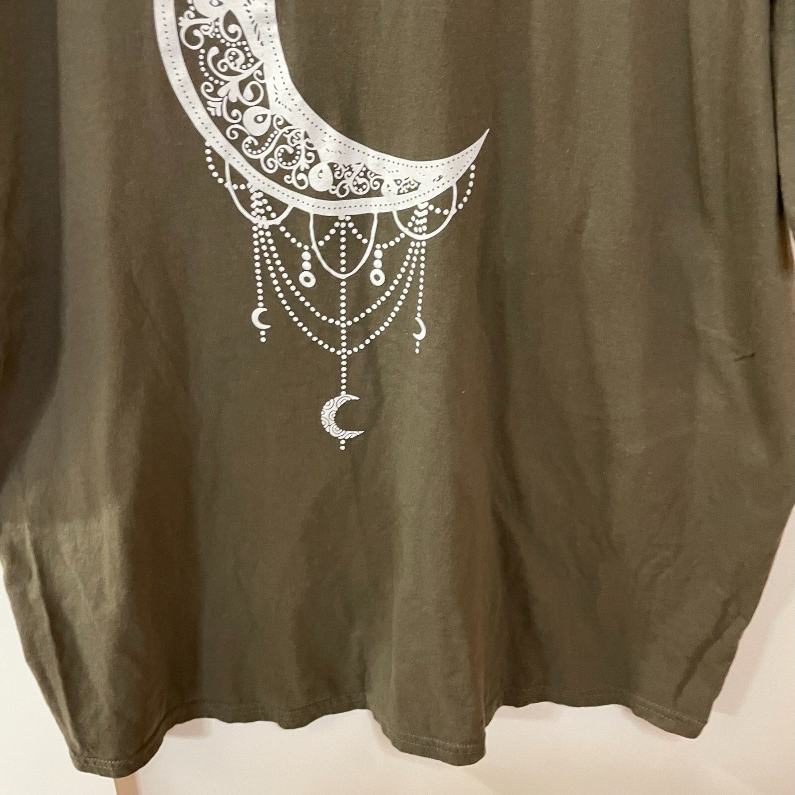 Gildan Adult Softstyle T-Shirt Crecent Moon Logo XL Olive Crew Neck T-Shirt gallery