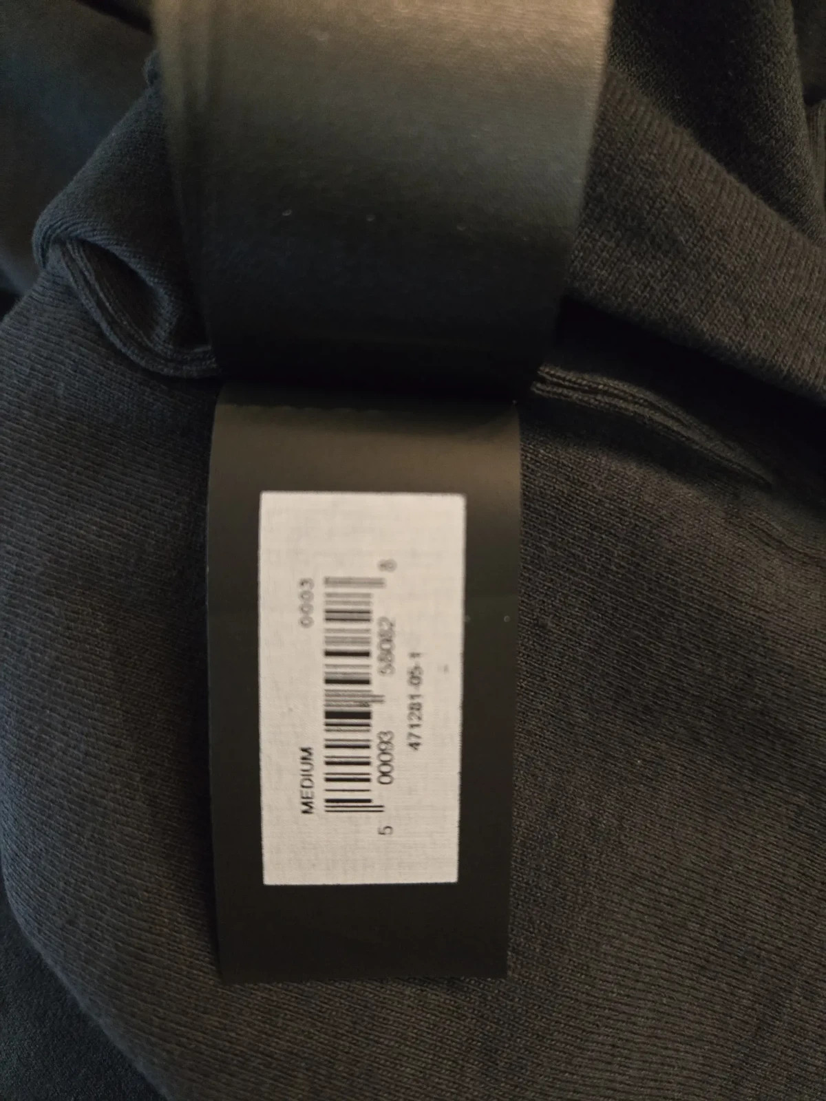 BRAND NEW YEEZY GAP 78 CROP DOVE NO SEAM TEE BLACK gallery