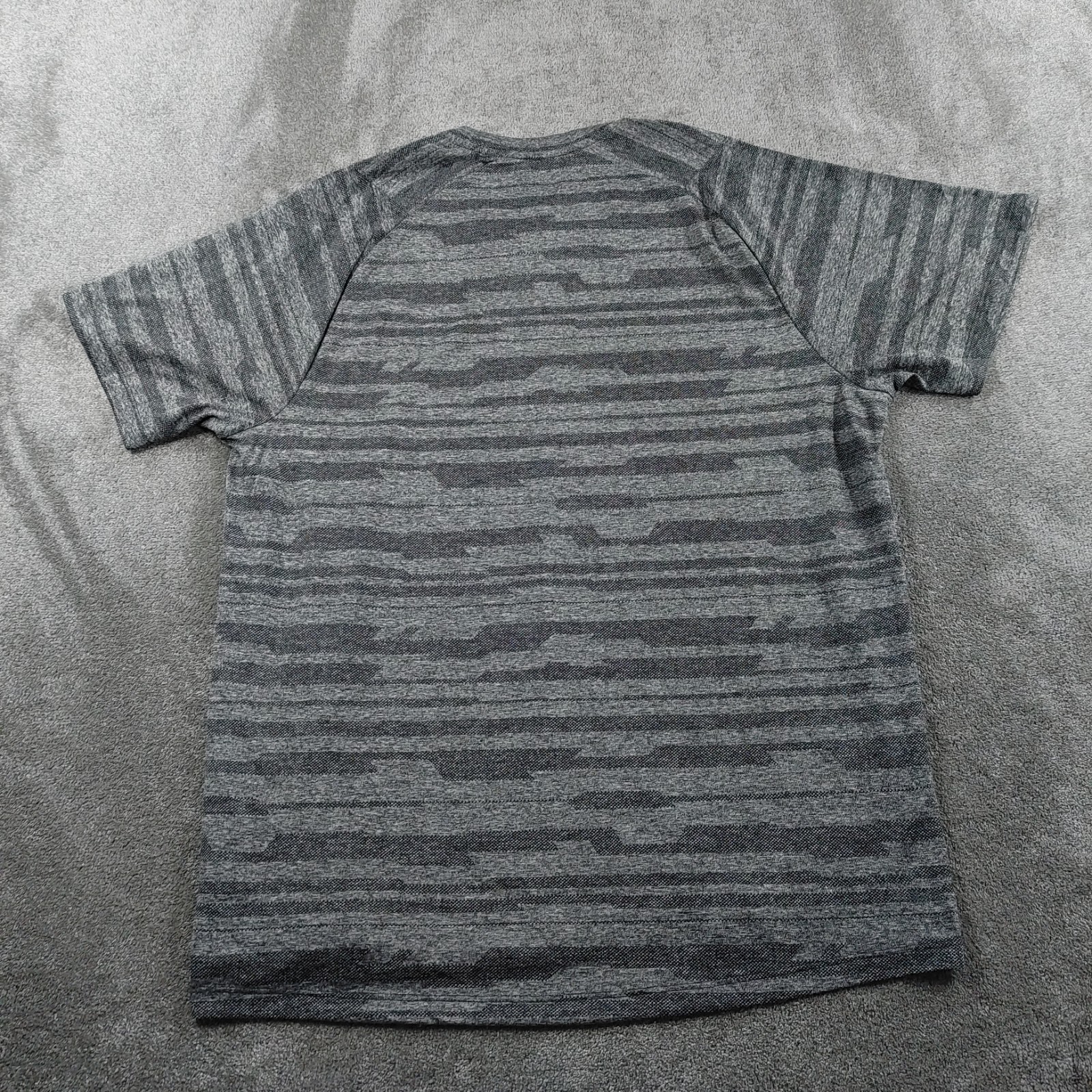 Adidas Shirt Mens Large Grey Abstract Gym Fitness Training Running Top gallery