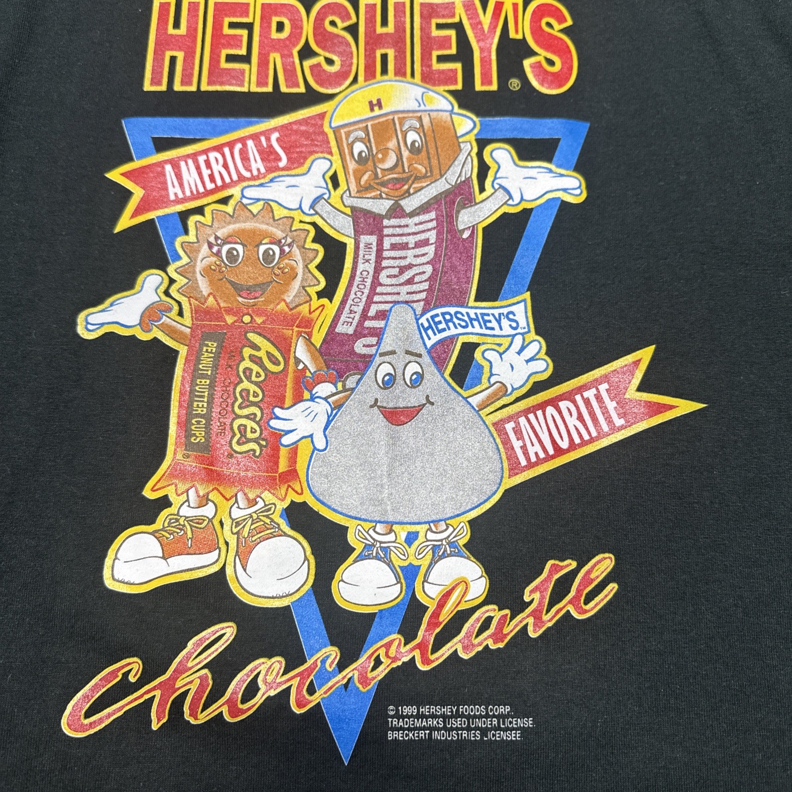 Vintage 1999s Hershey's candy promotional graphic t-shirt Large Black gallery