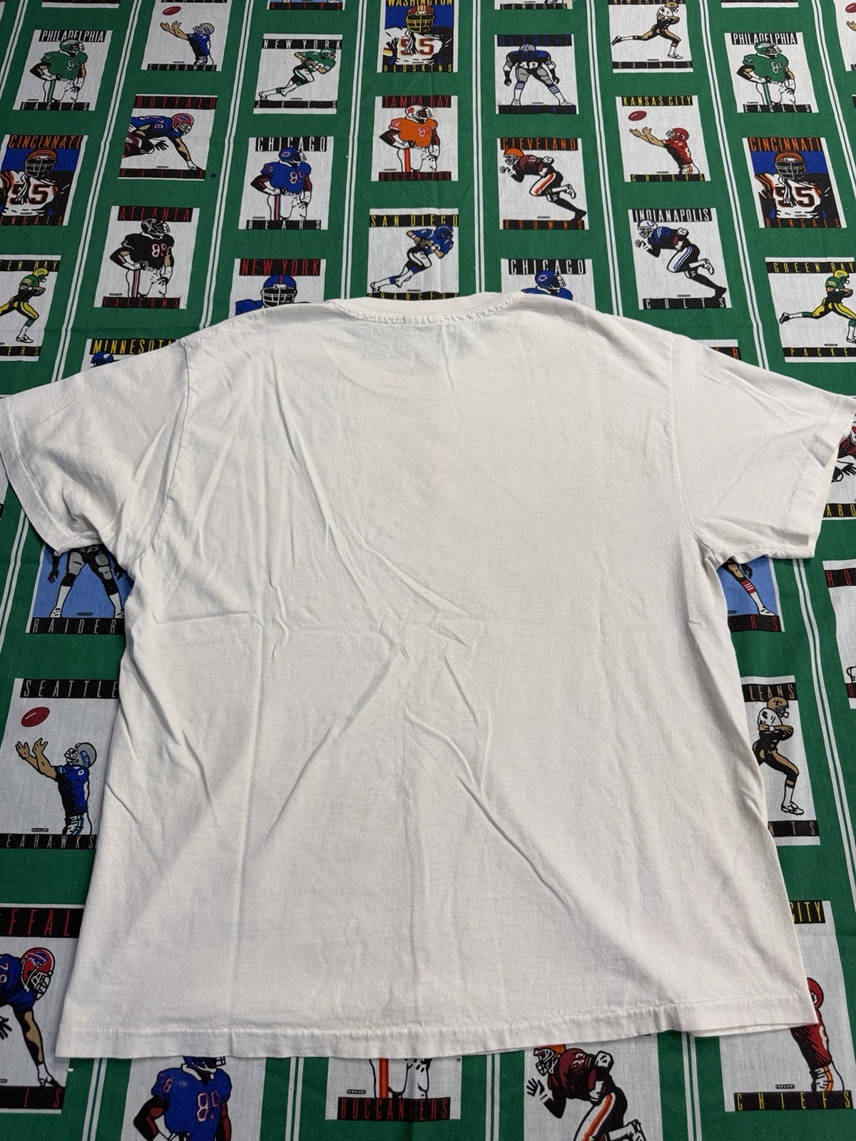 Vtg 90s Hanes Heavyweight Bugs Bunny Looney Tunes Basketball White Men's L Tee gallery