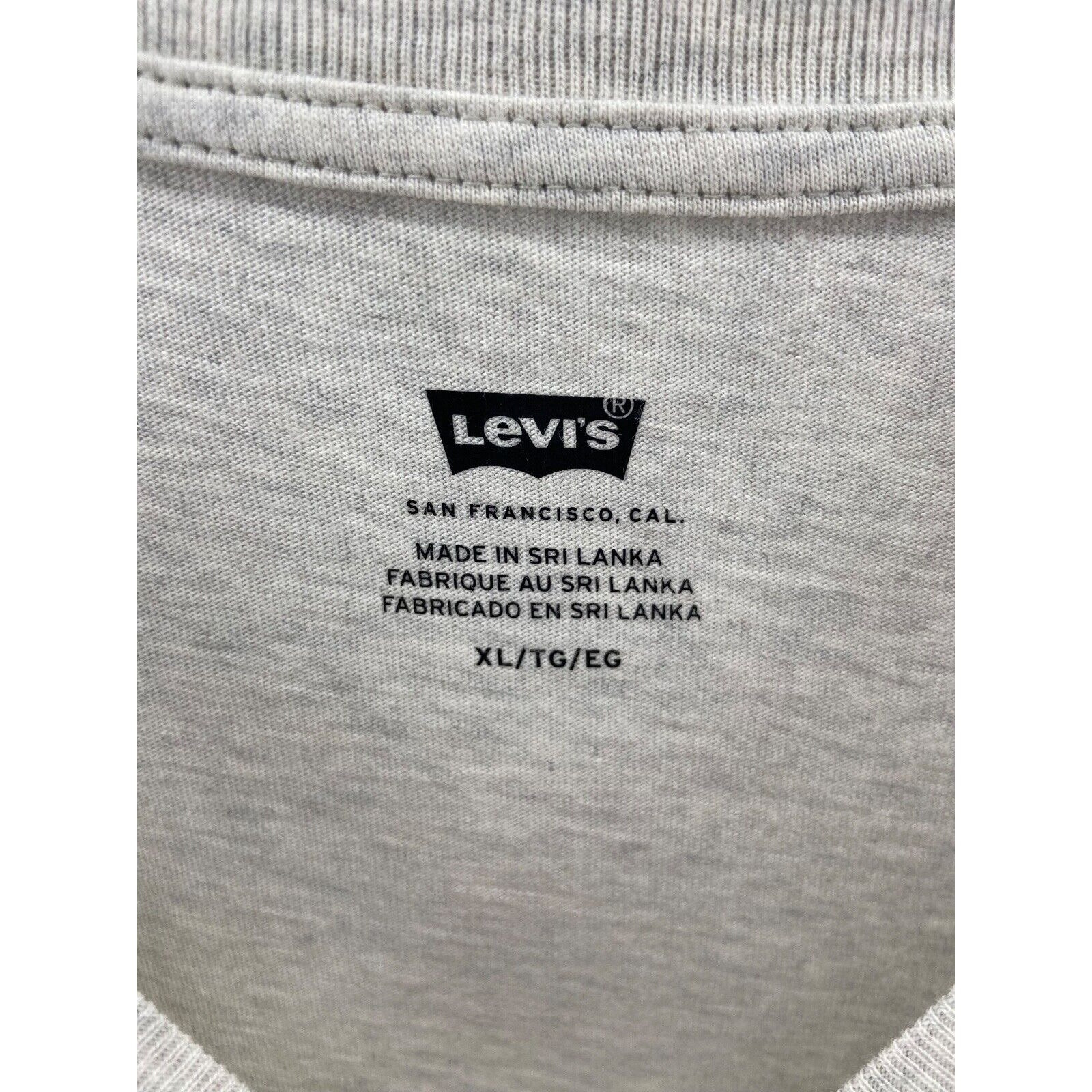 NWT LEVI'S T-shirt Mens XL Levi Strauss Logo Cotton Well Thread Collection gallery