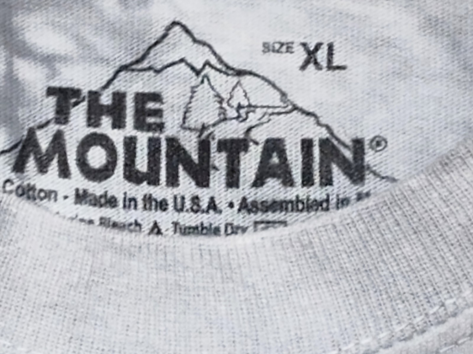 The Mountain T Shirt Men's Gray Boa Constrictor Snake XL Retired Logo #831 NWOT gallery