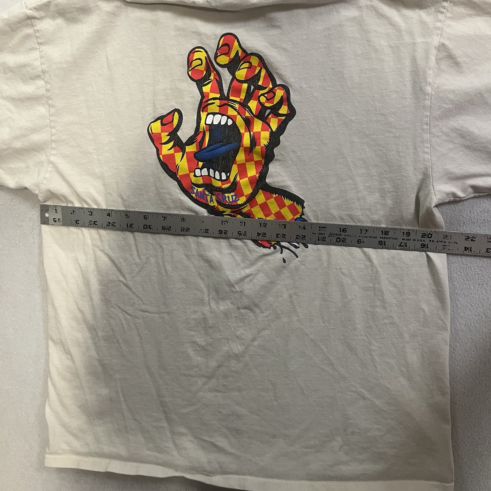 VTG Santa Cruz Skateboards Shirt Men’s Large Beige Screaming Hand Plaid Logo gallery