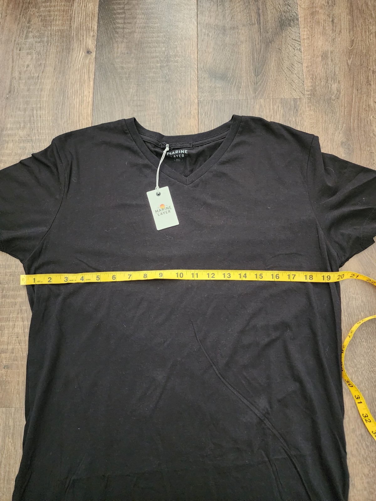 Marine Layer Men's V-Neck T-Shirt Black Solid Short Sleeve Regular Size S gallery