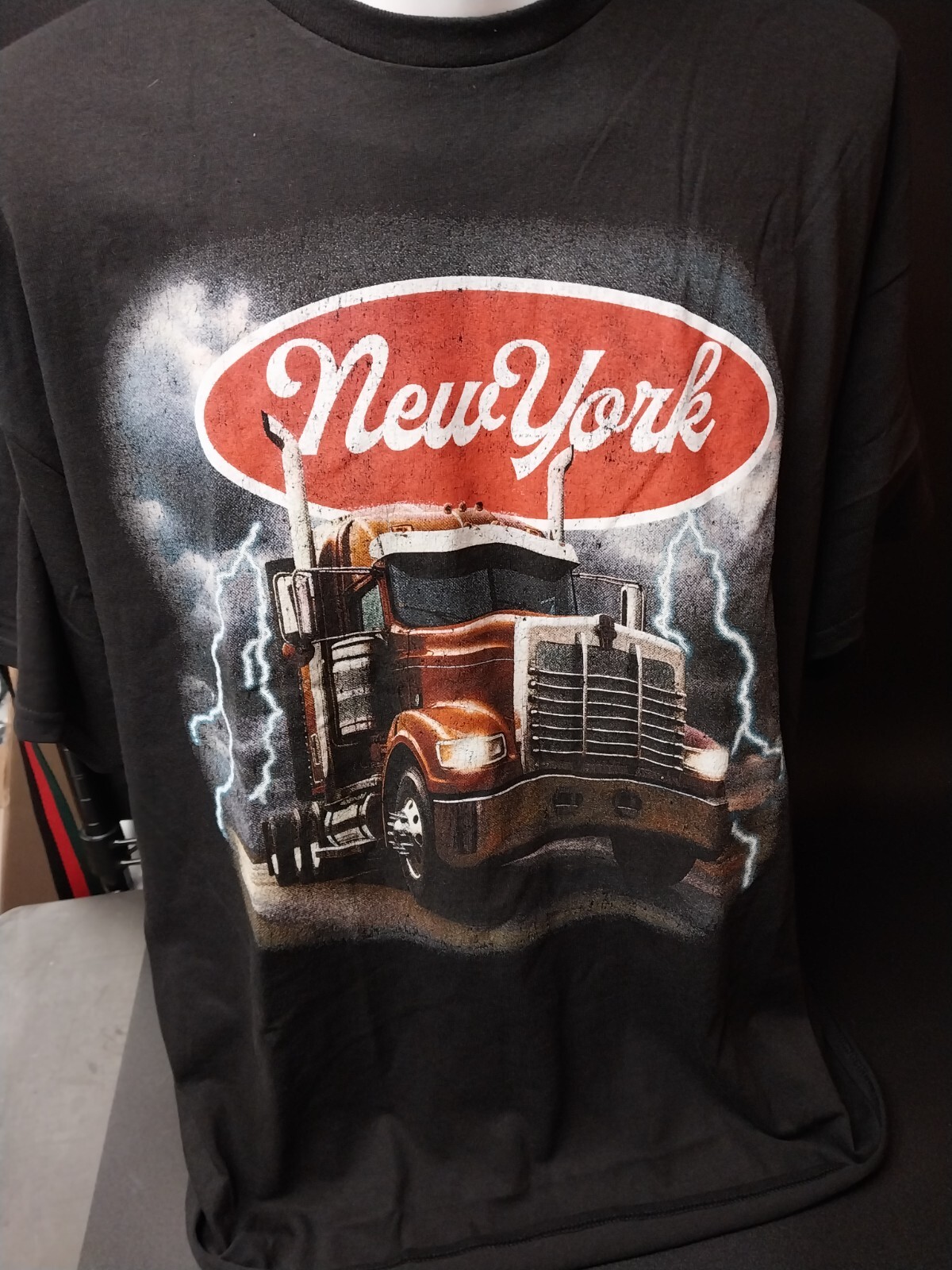 NOVA MEN 2XL NEW YORK CONVENTIONAL NOSED SEMI- TRUCK NWOT