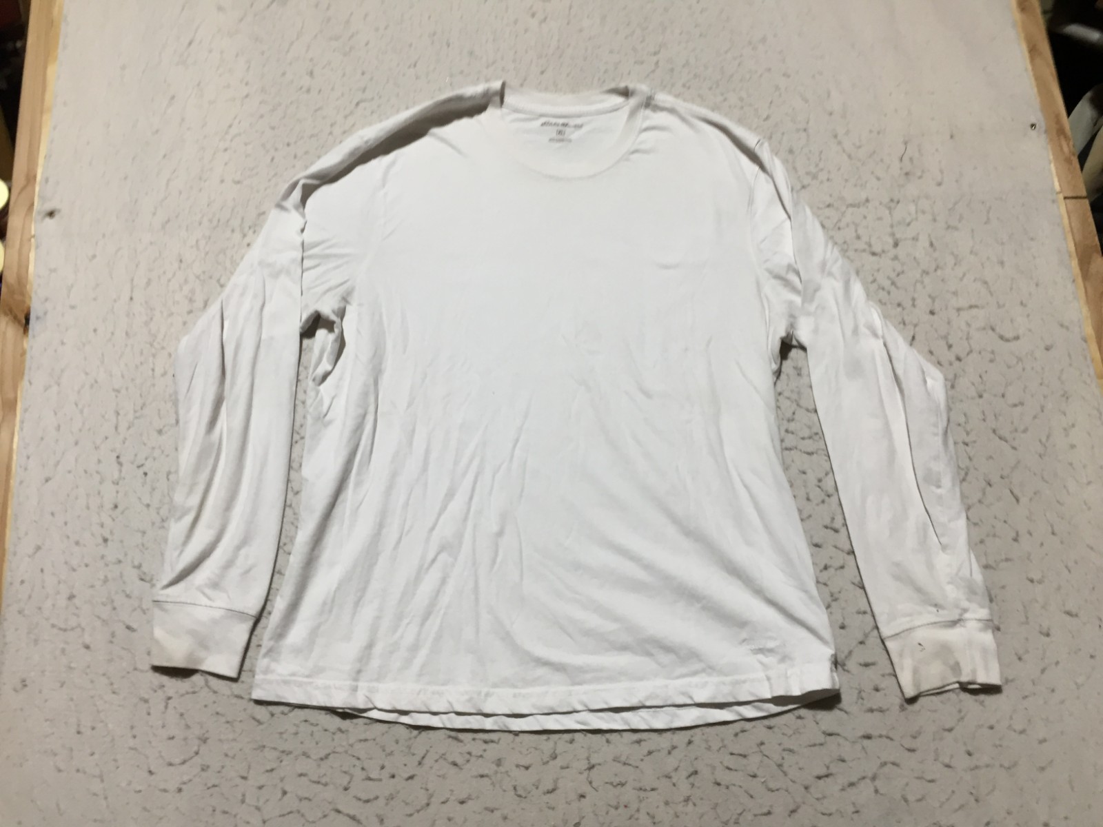 Eddie Bauer T Shirt Mens XL White Long Sleeve Crew Neck Soft gallery