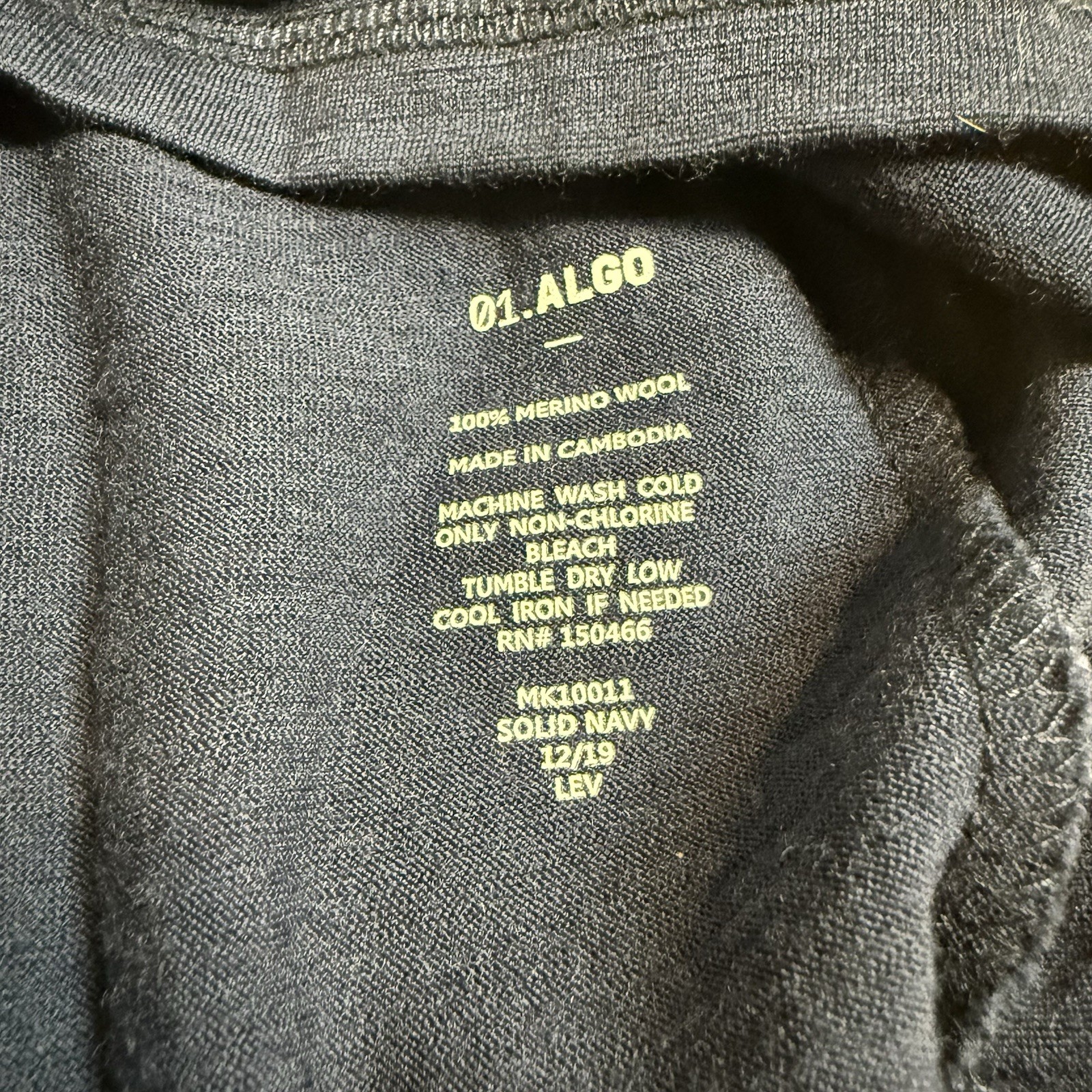 01.Algo Mens 100% Merino Wool Henley Shirt Size Large Performance *READ* B14 gallery