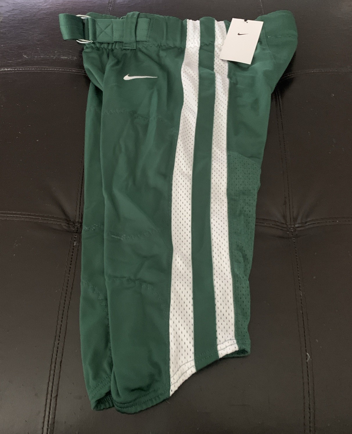 NWT Nike Football Pants Mens Size Medium Green  Belt Stretch No Pads R7