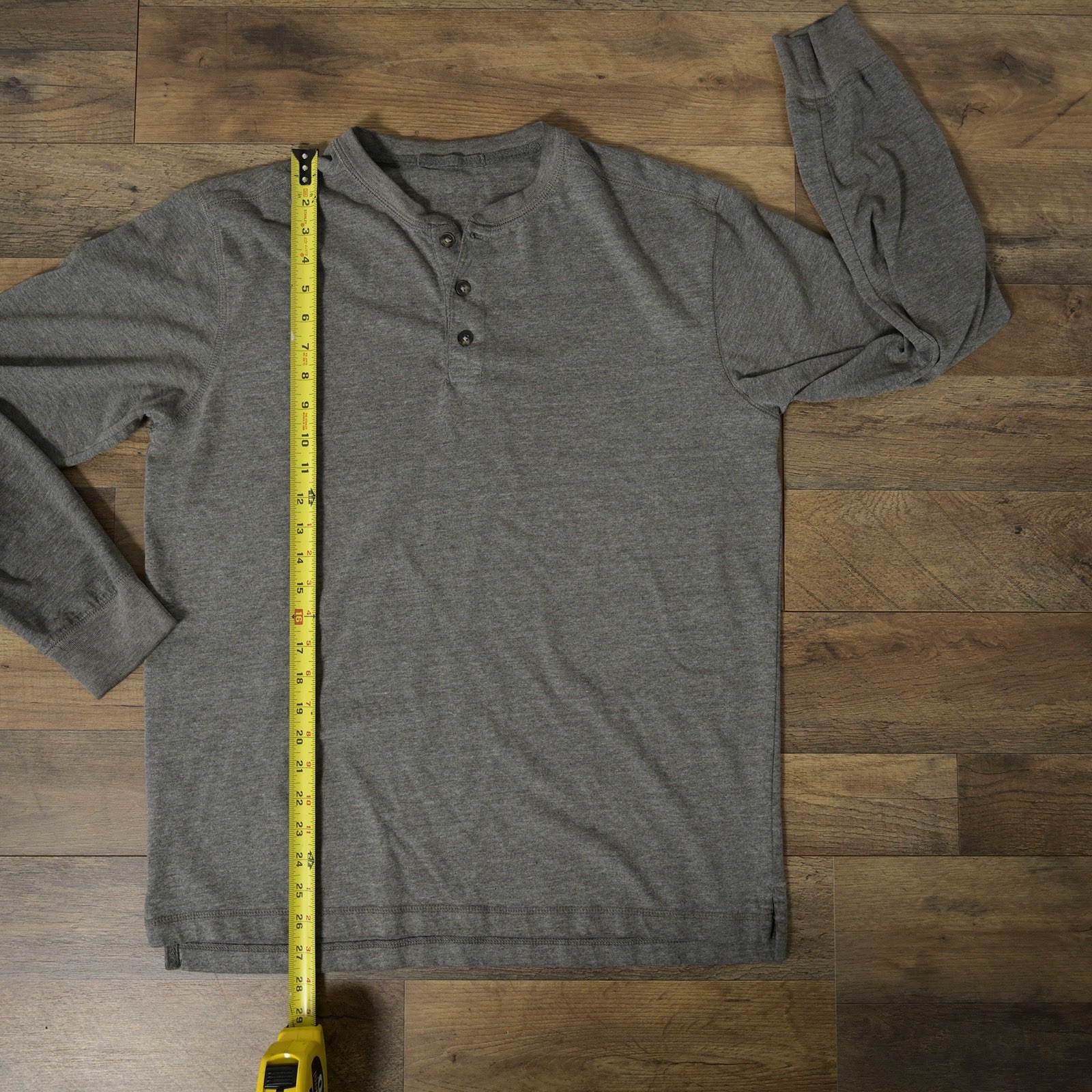 Men’s XL Gray Knit 3-Button Long Sleeve Casual Pullover Henley Shirt gallery