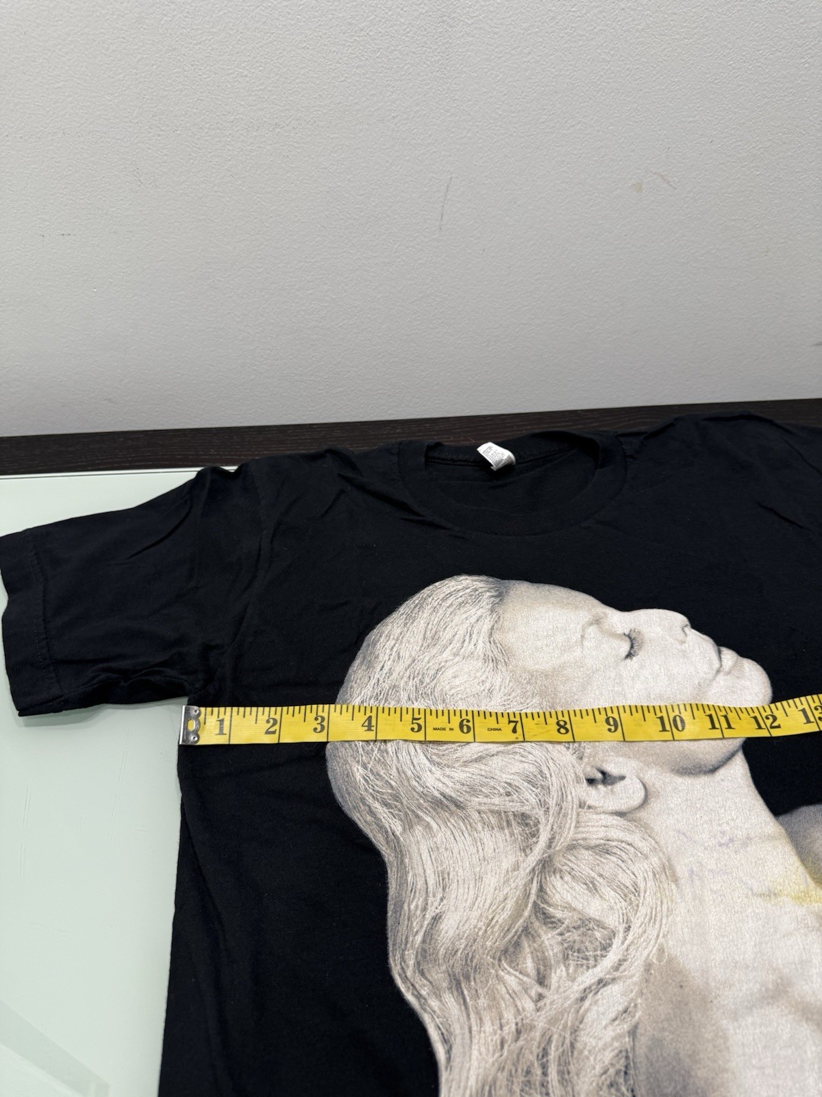 Kylie Minogue Aphrodite Les Folies Tour 2011 T-Shirt Size Small Music See Pics gallery