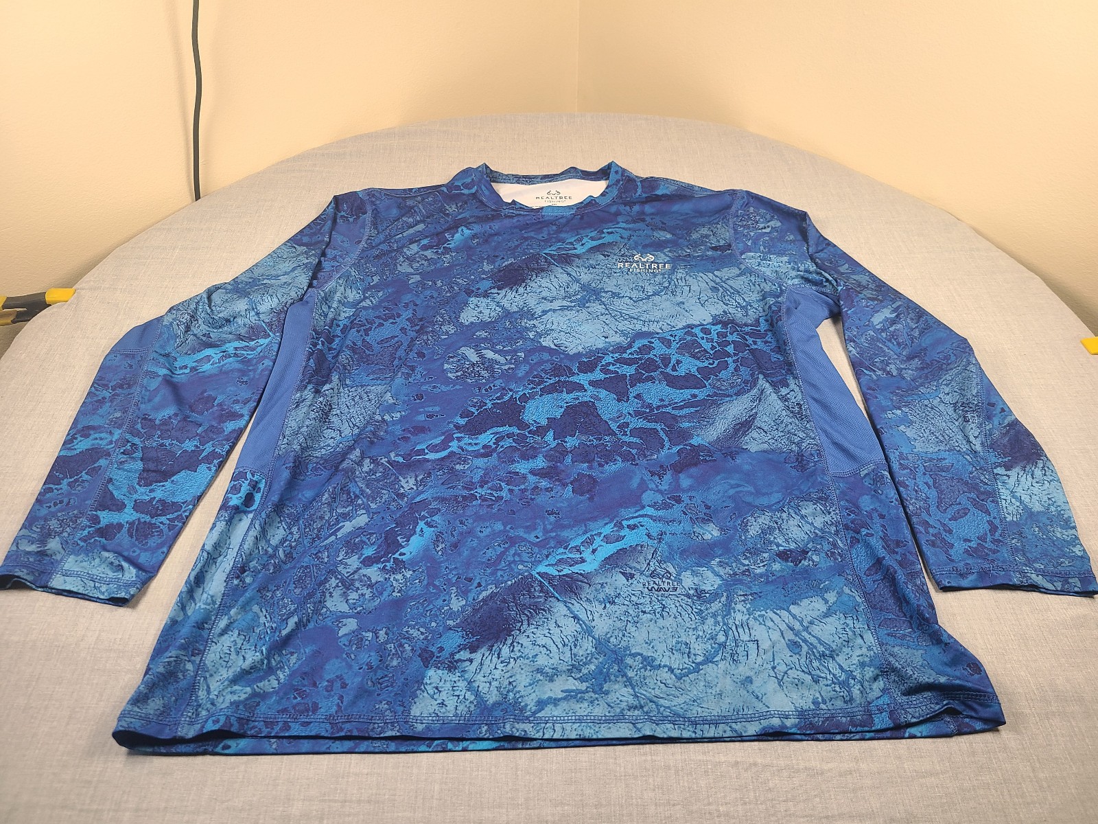 Realtree Fishing Shirt Mens 2XL Blue Aquatic Water All Over Print Sun Protection gallery