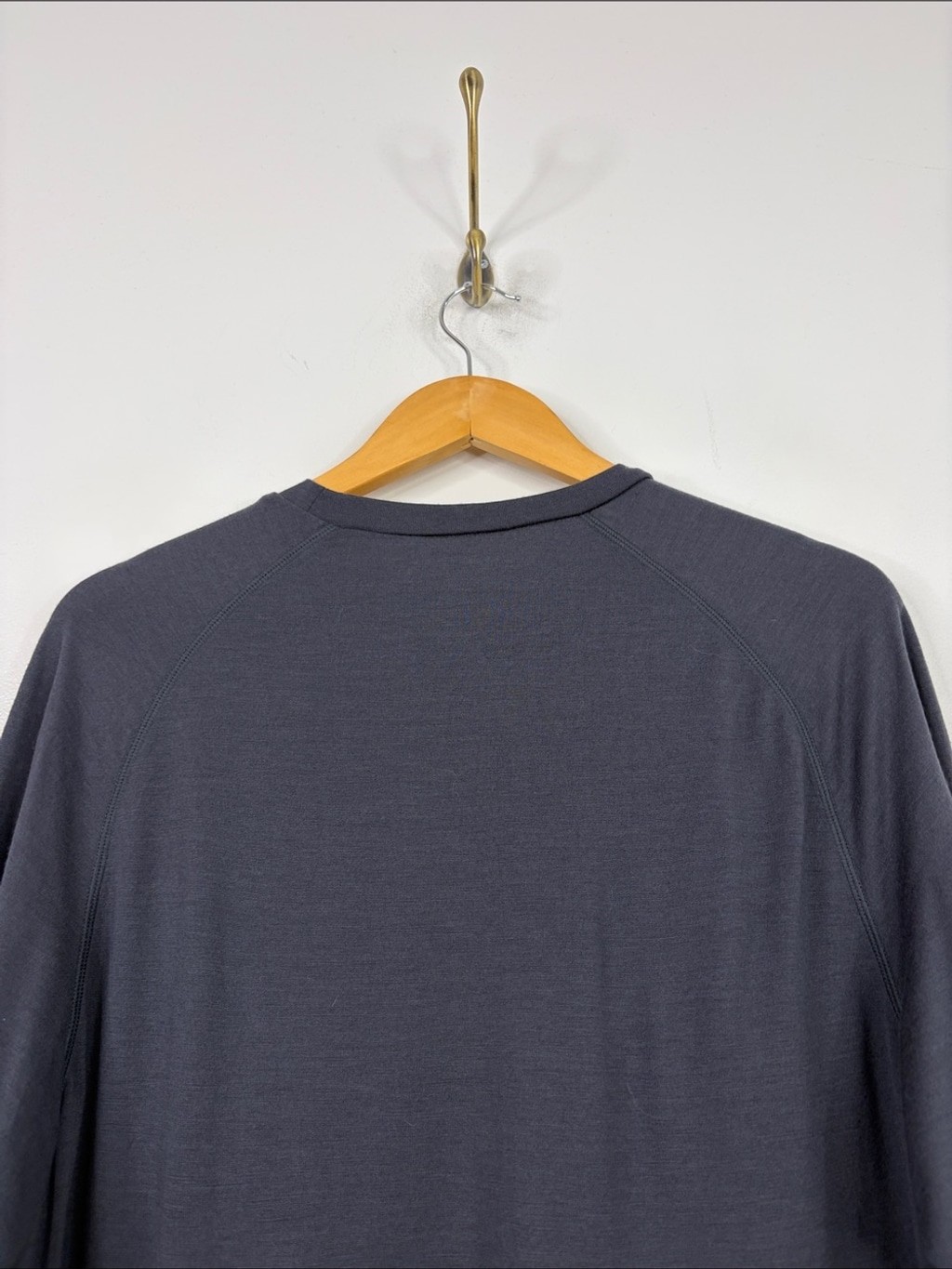 Unbound Merino Shirt Mens XXL Dark Gray Merino Wool Jersey Long Sleeve Crew gallery