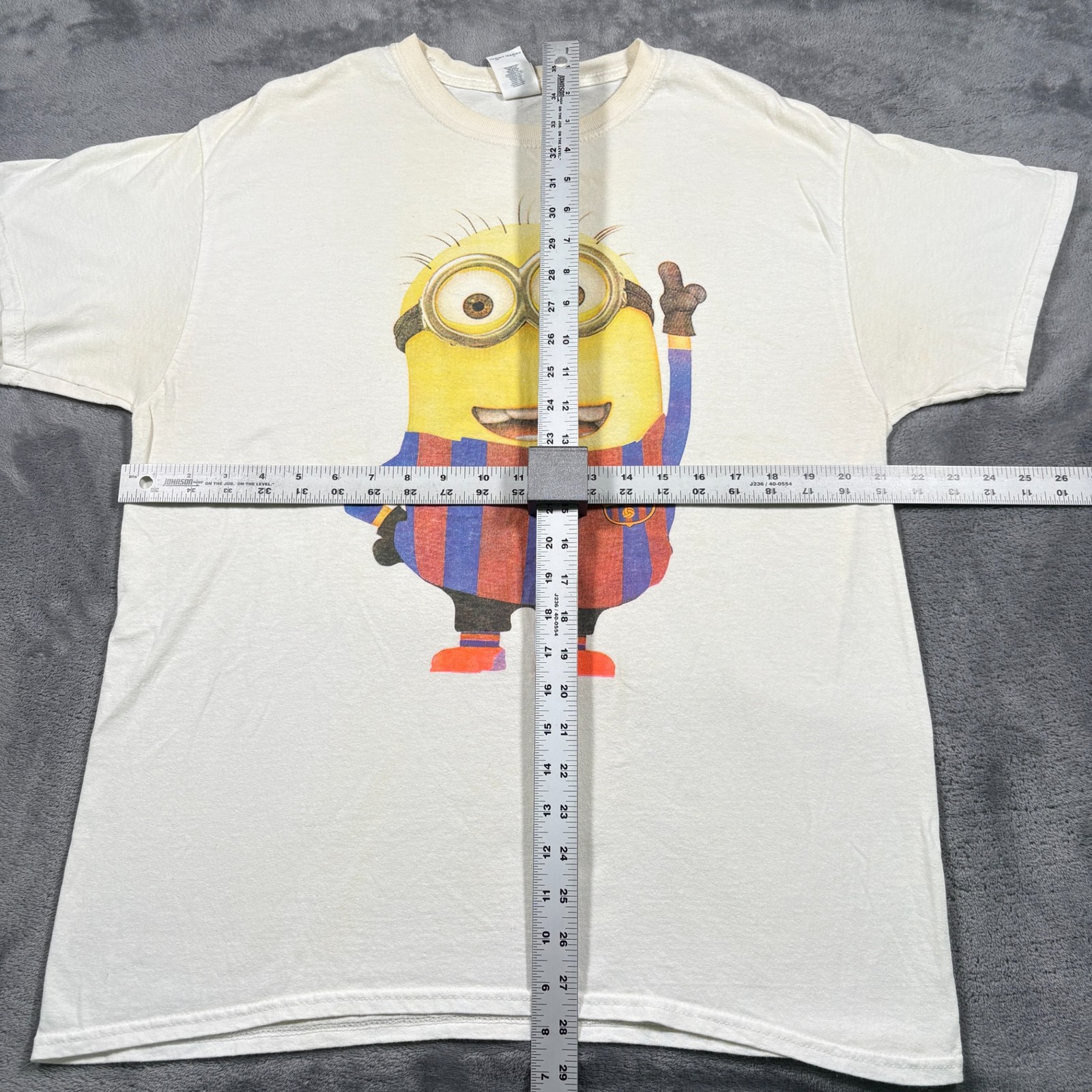 Vintage Gildan T-Shirt Mens Large White Cotton Minion FC Barcelona Graphic Print gallery