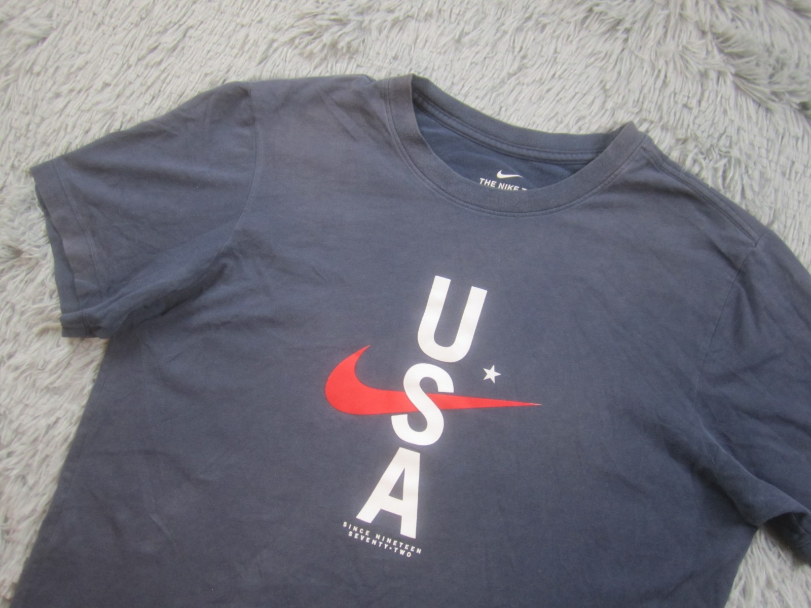 The Nike Tee Mens Medium Shirt Short Sleeve Blue Dri-Fit Crew Neck USA gallery