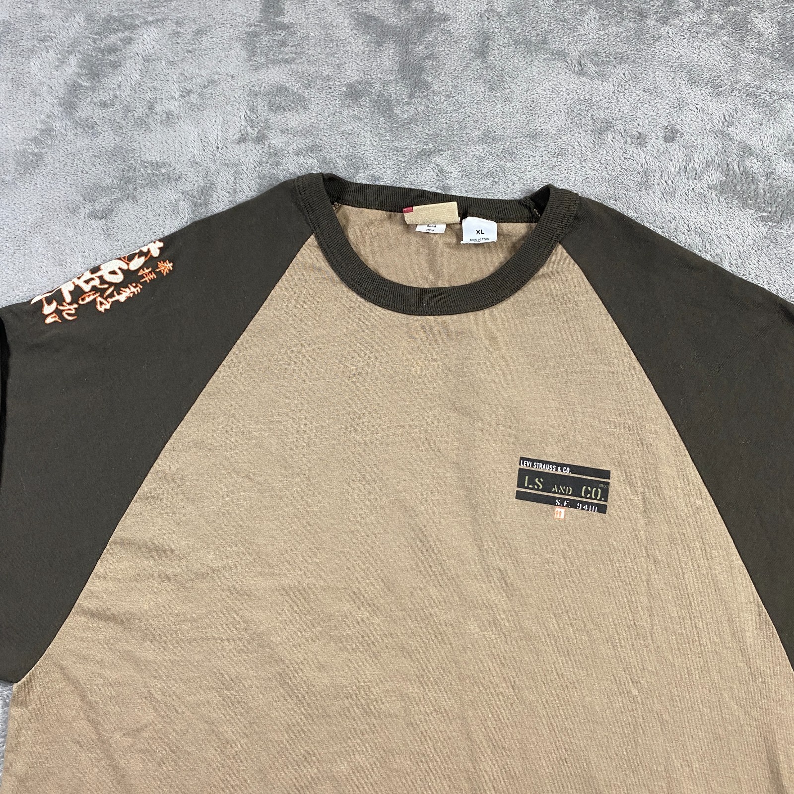 VTG 90s Levis Raglan Baseball Shirt XL Made in USA Kanji Graphic 3/4 Sleeve Tee gallery