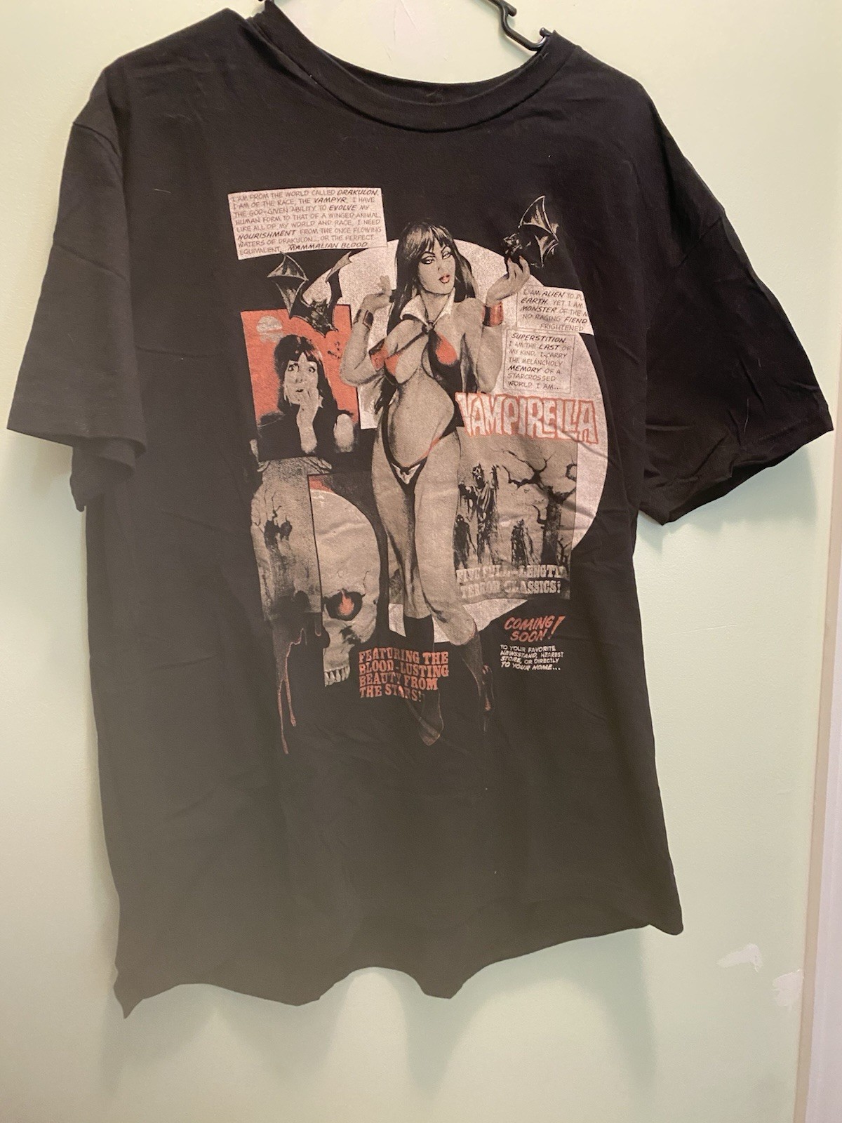 Vampirella Fright Rags Shirt XL Warren Harris Comic Dynamite Entertainment OOP gallery