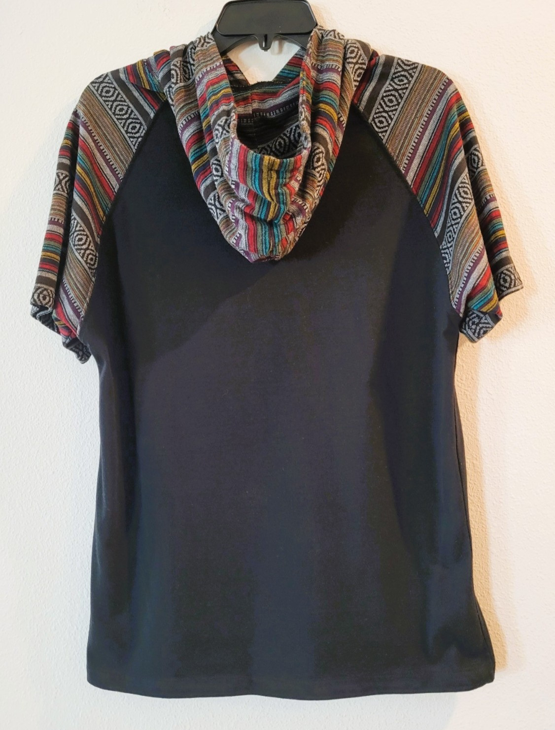 Beautiful Giant Men’s Short Sleeve Hoodie Black with Aztec Design Size Medium gallery