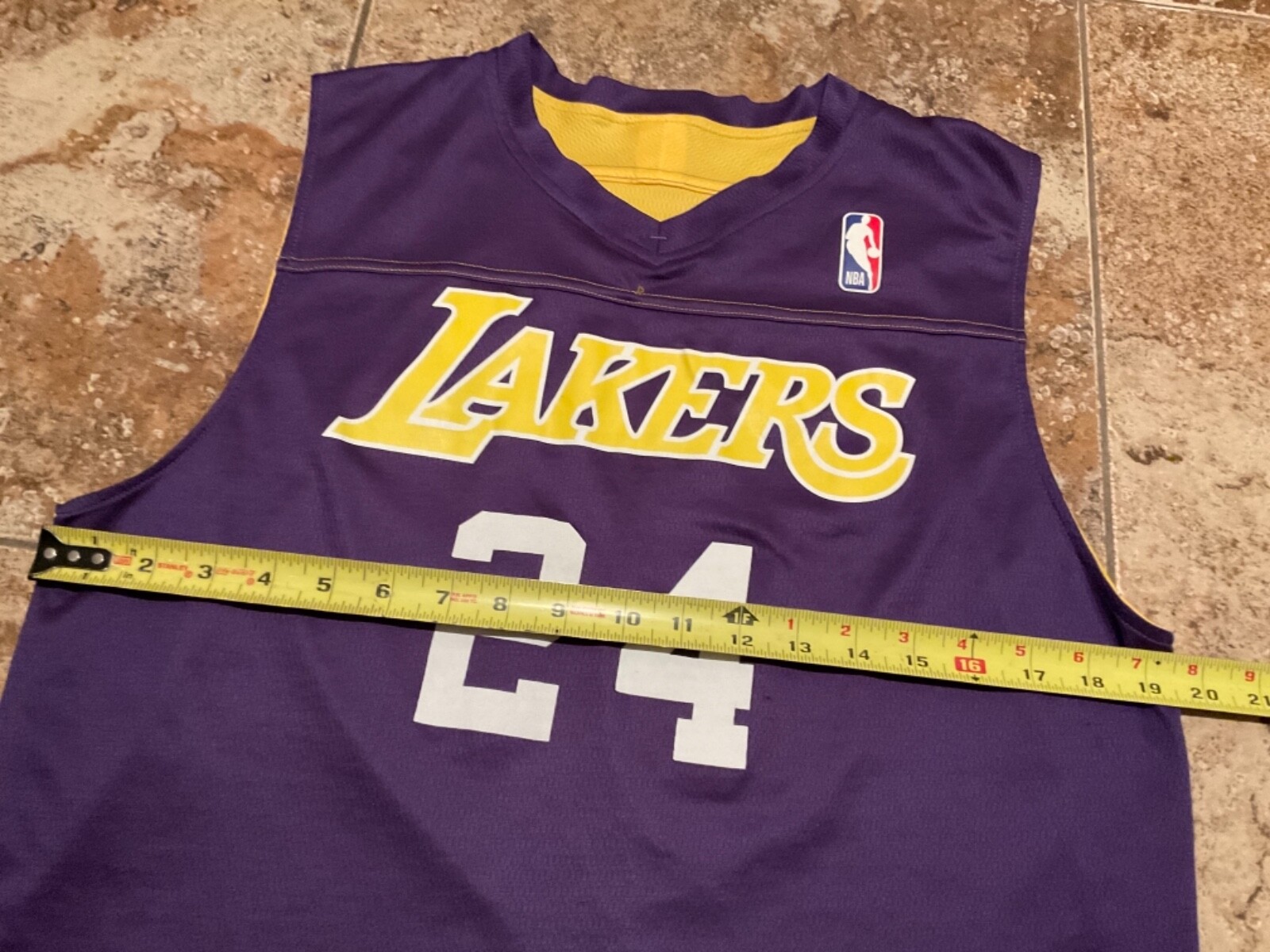 ALLESON ATHLETICS LAKERS #24 KOBE BRYANT REVERSIBLE MESH JERSEY ( MENS MEDIUM ) gallery