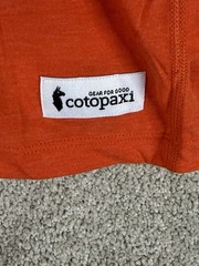 Cotopaxi Shirt Men’s Medium Orange Paseo Travel Short Sleeve Pocket Tee New