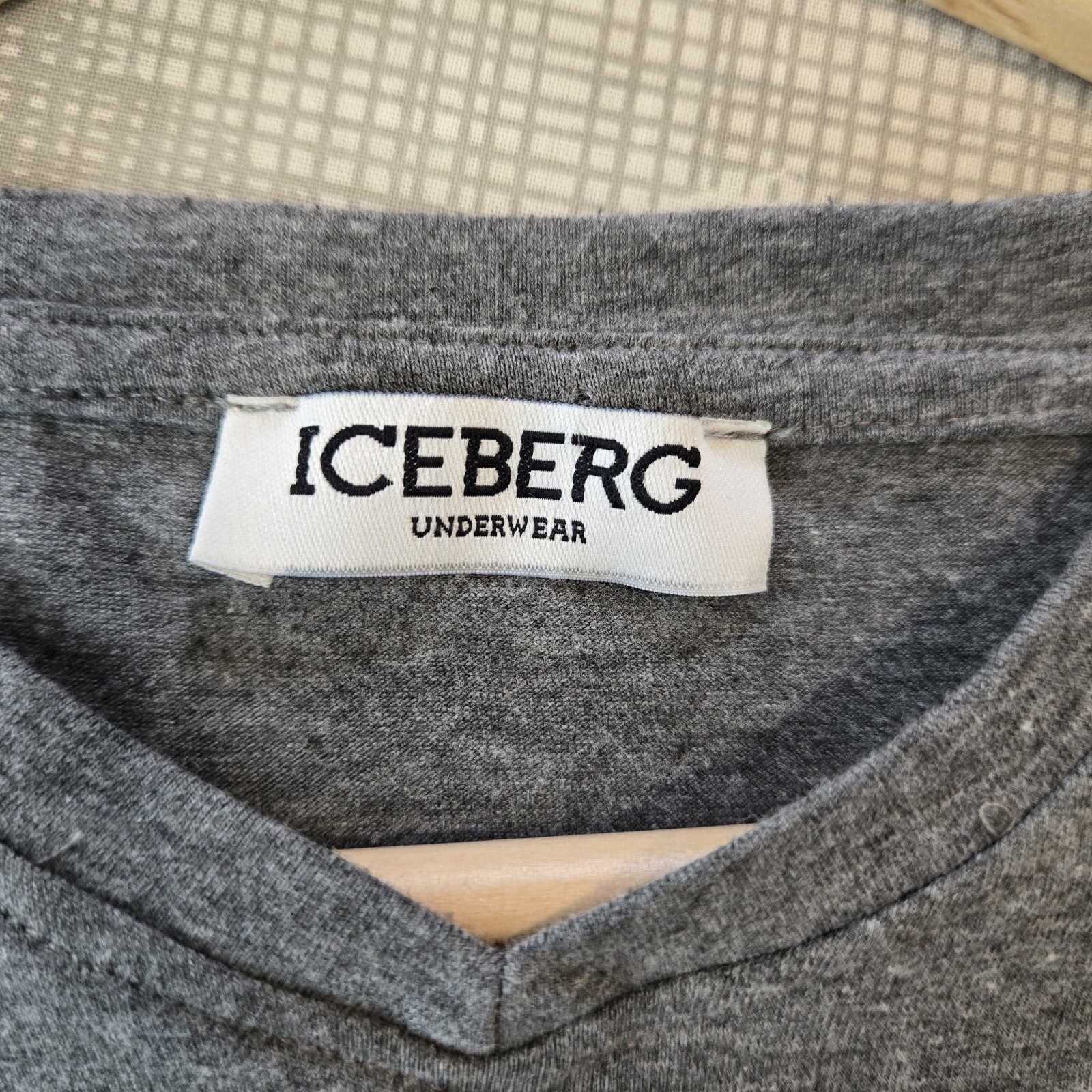 Iceberg Tshirt Mens Small Gray V-neck Lounge Casual Cotton gallery