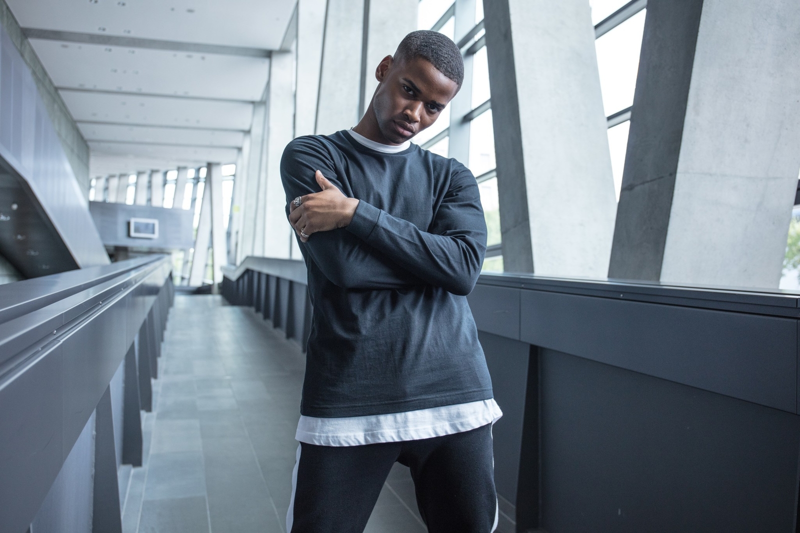 Build Your Brand Long sleeve with cuff rib - Long cut, Set-in sleeves gallery