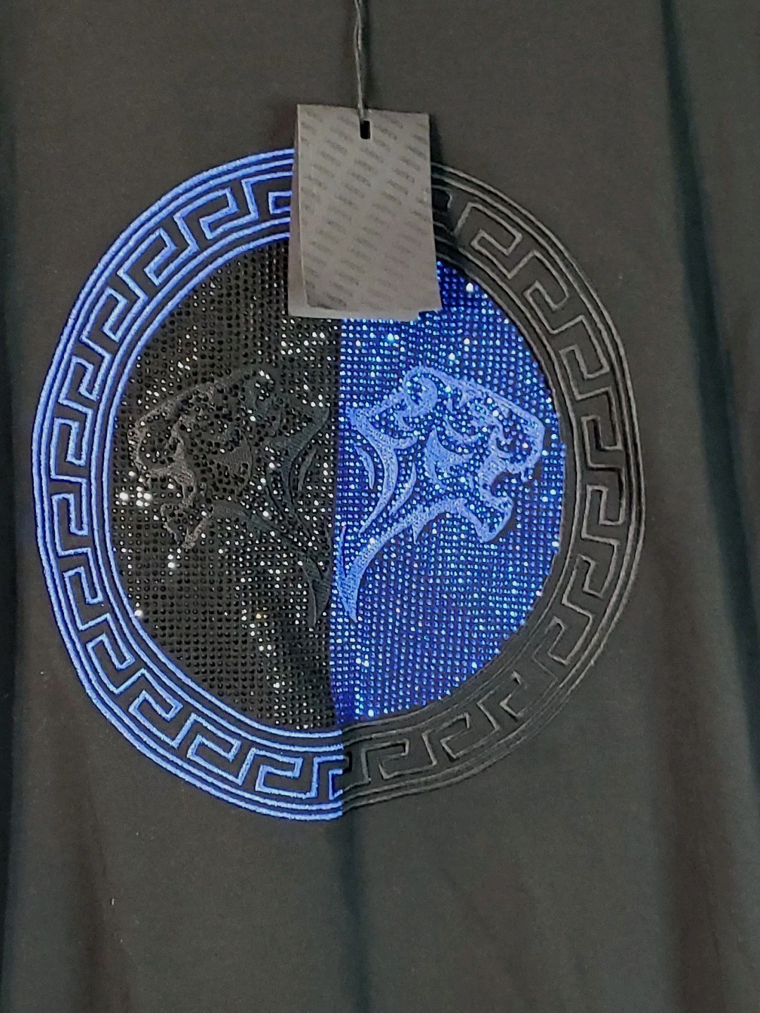 Laverita Men's Size Medium Designer Beaded Medalian Studded T-shirt Monogram gallery