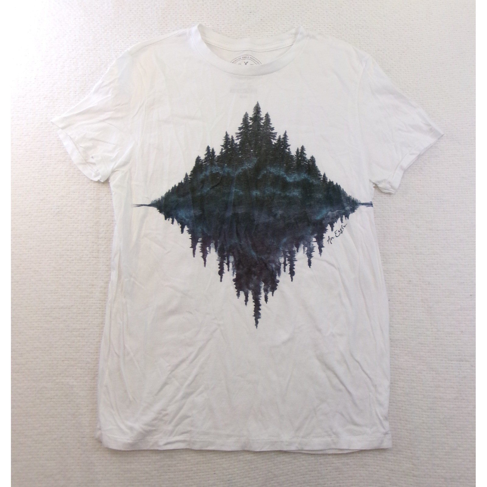 American Eagle Mens Athletic Fit White Pine Forest Diamond Graphic T-Shirt M