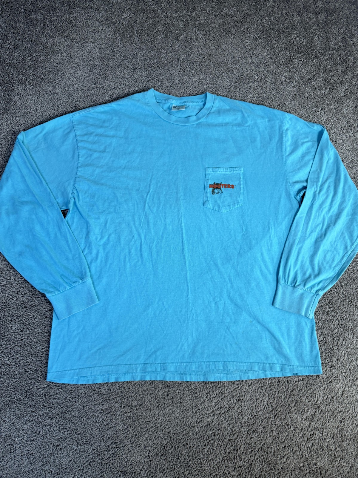 Hooters Shirt Mens 2XL Blue Pocket Logo Restaurant Crew Neck Long Sleeve gallery