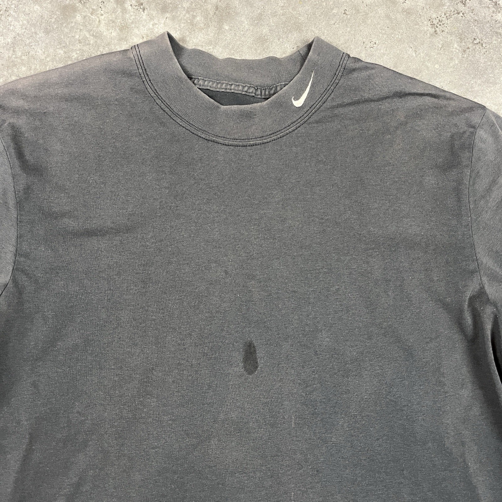 Nike T Shirt Mens Large Black Sun Fade Long Sleeve Mock Neck Distressed Preowned gallery