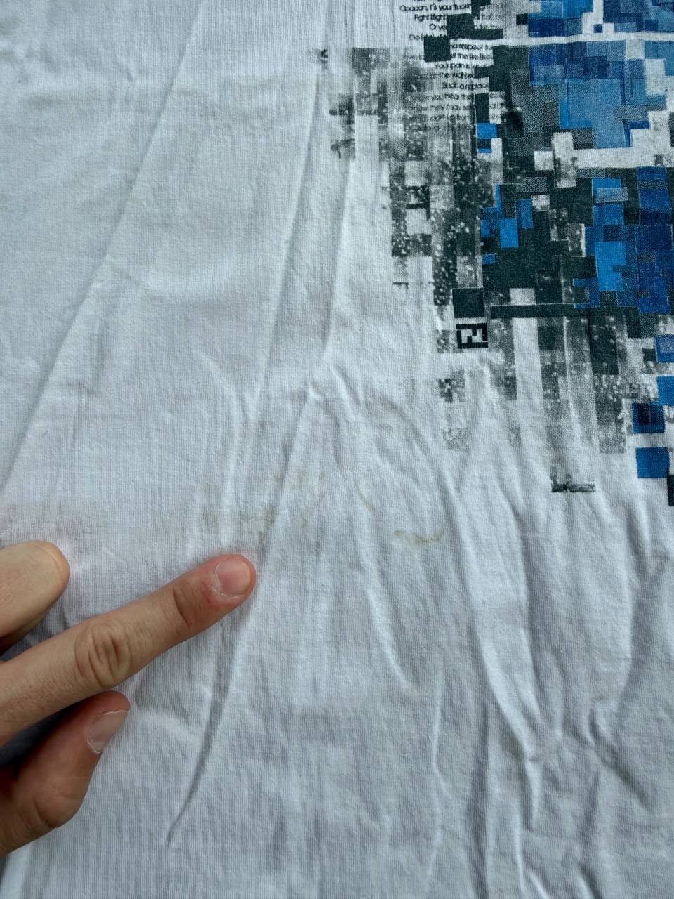 Fendi Roma Men's Graphic T-Shirt Size IT 54 L-XL White Blue Pixel Art Cotton gallery