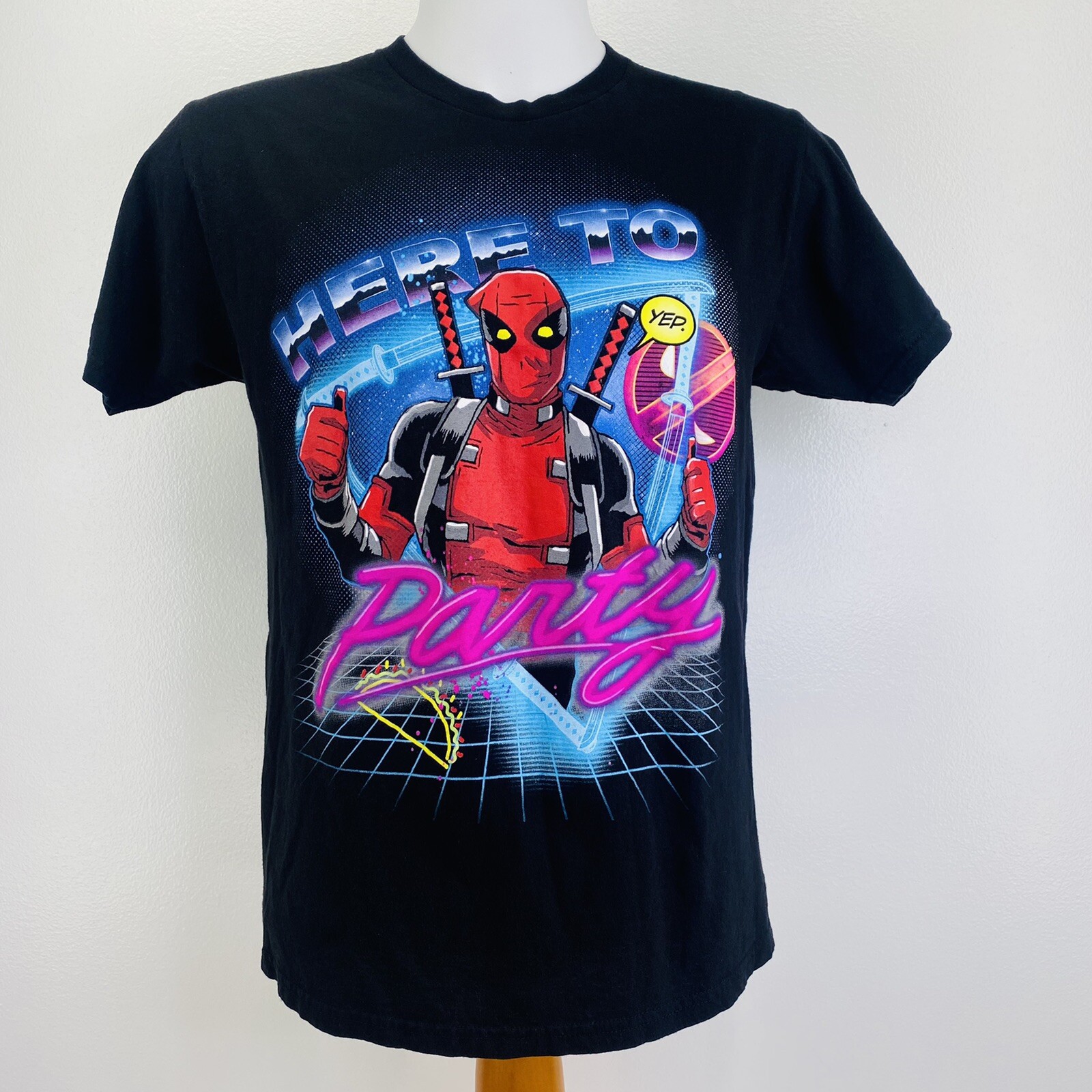Deadpool Men Size Large 42/44 T-Shirt Here To Party Licensed Marvel Comics Movie gallery