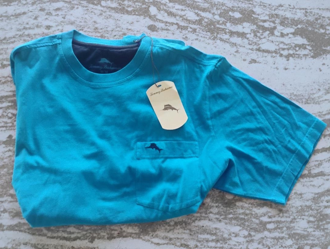 Tommy Bahama Short Sleeve 100% Supima cotton Tshirt Medium MINT FREE SHIPPING!