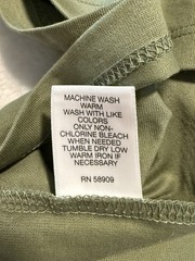 Murano Olive Green Crew Neck T-Shirt – Men’s Large – New with Tags