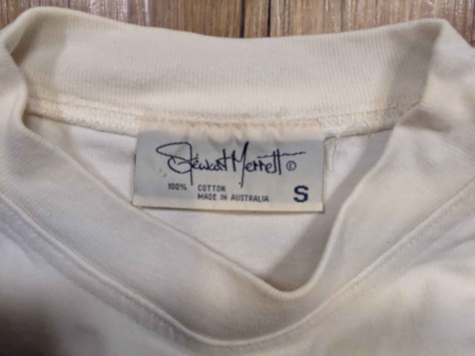 Vintage Stewart Merrett Australian Shirt Koala Short Sleeve Crew Neck Size S B78 gallery