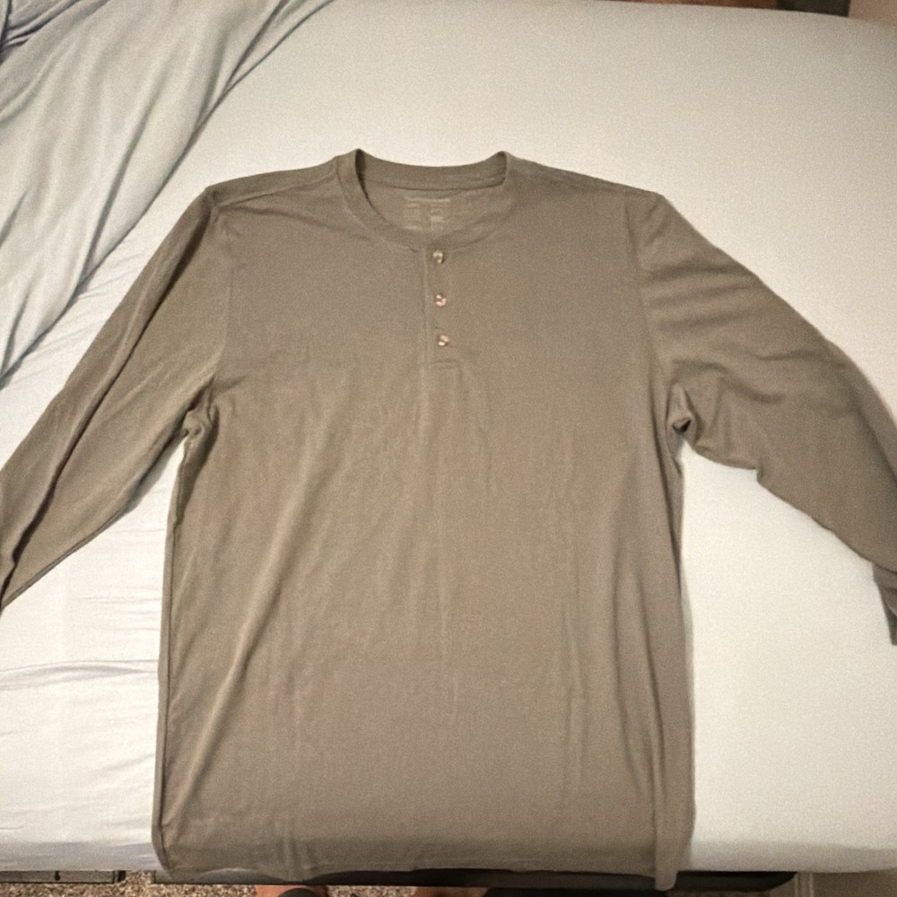 Fresh Clean Threads Men’s Gray Solid Henley Long Sleeve Cotton Knit Tee, L
