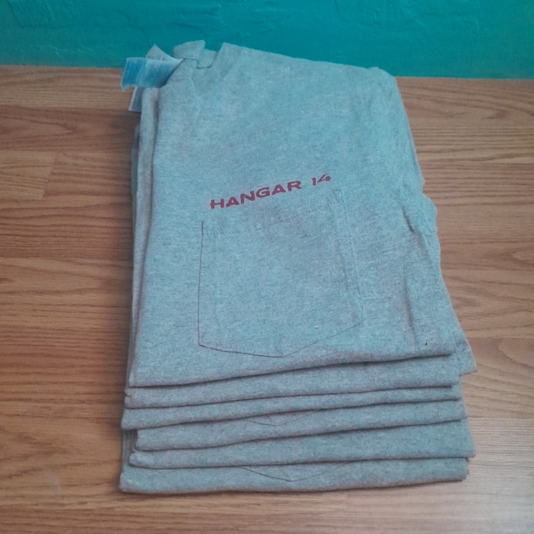 Lot Of 6 Santa Teresa, New Mexico Airport T Shirt "Hanger 18" Size Small gallery