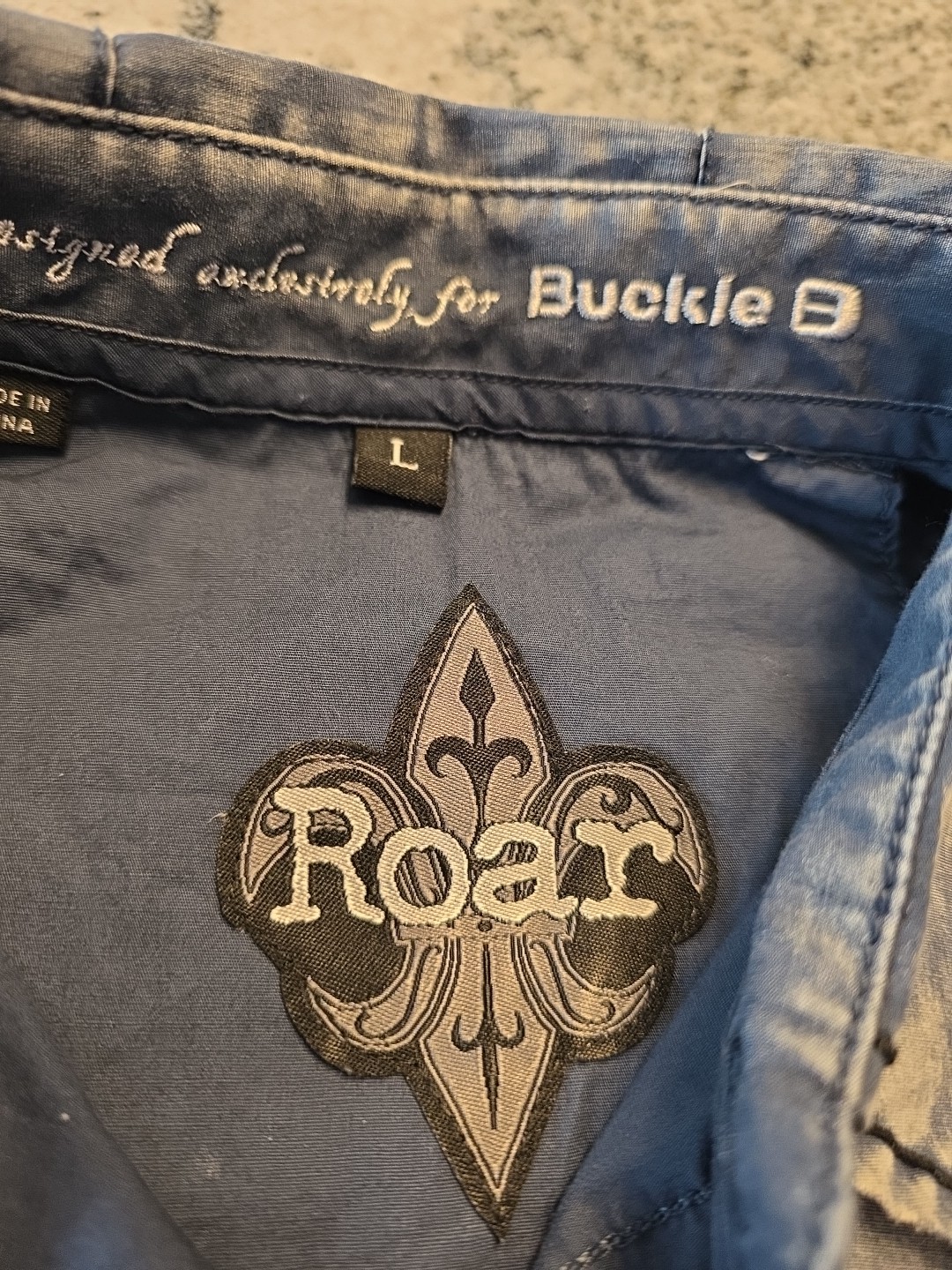 Nwot ROAR Buckle Mens L Signature Short Sleeve Button Down Shirt Embroidered O80 gallery