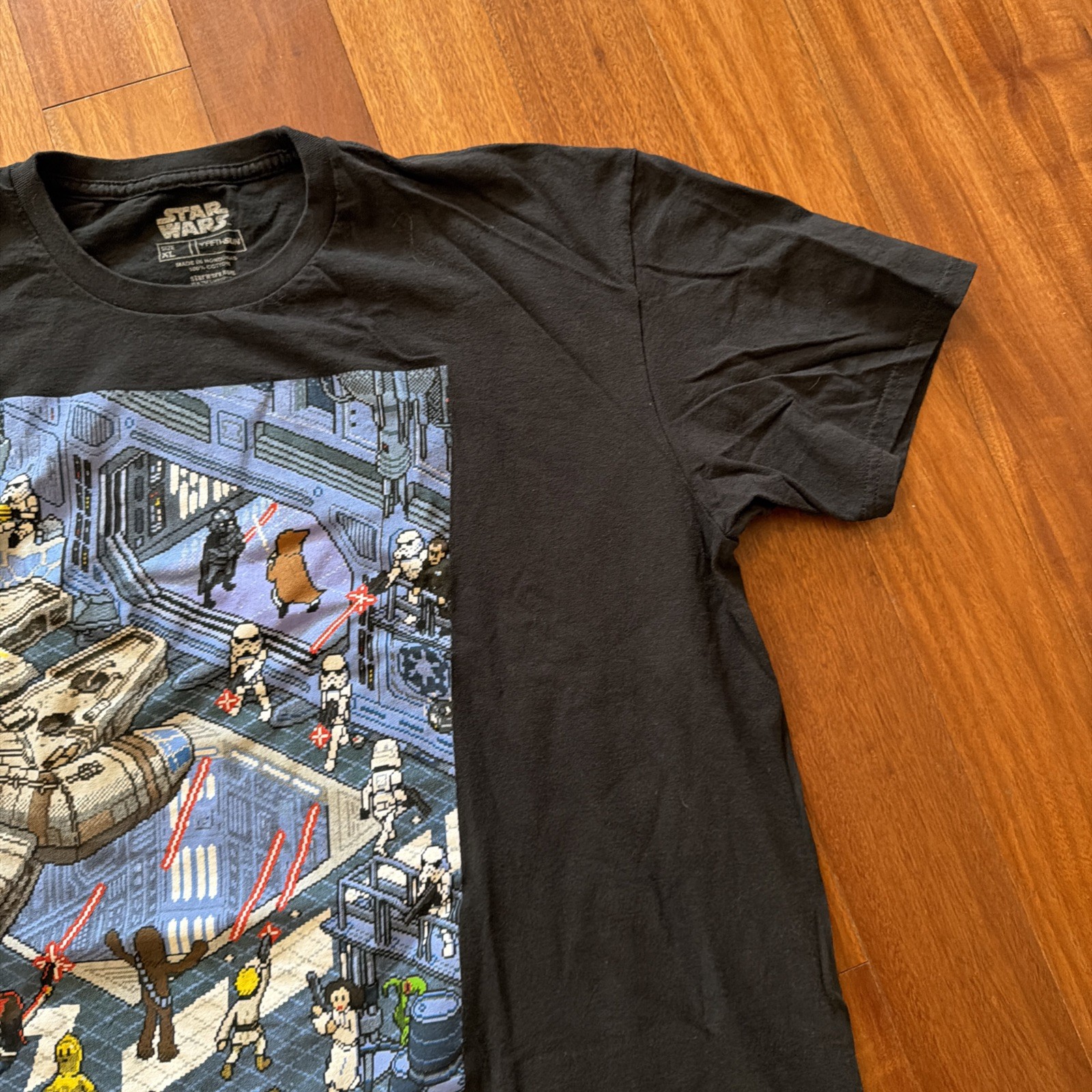 2016 Star Wars Hanger Battle A New Hope R2-D2 Leia Luke Han Solo T-Shirt Size XL gallery