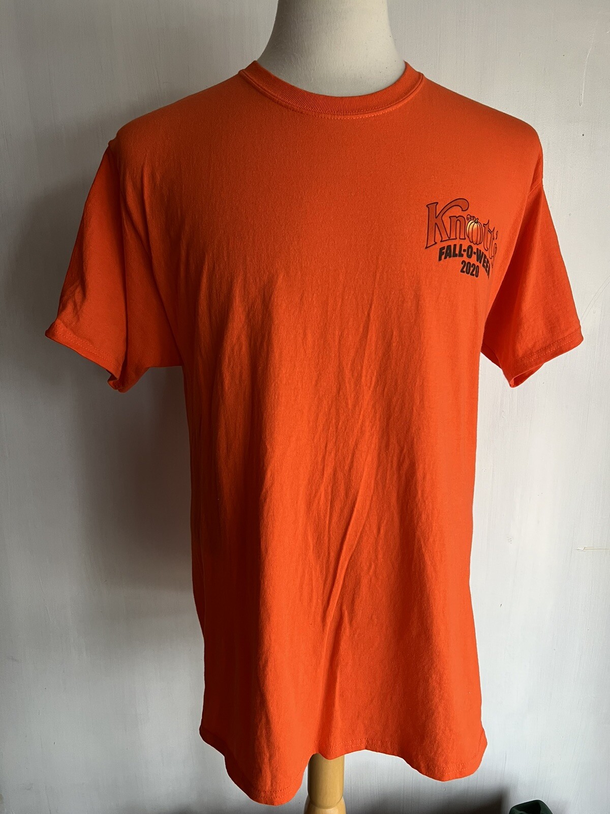 KNOTT'S BERRY FARM (2020) Official "Fall-O-Ween" Peanuts Halloween T-Shirt Large gallery