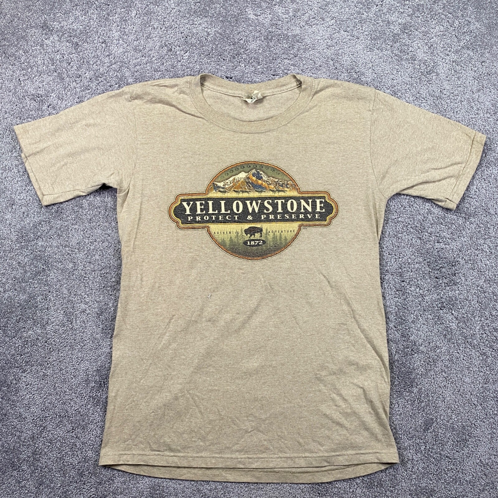 Yellowstone Park Shirt Mens Small Beige Eco Mountain Graphic Tee Bison Wolf Y2K gallery
