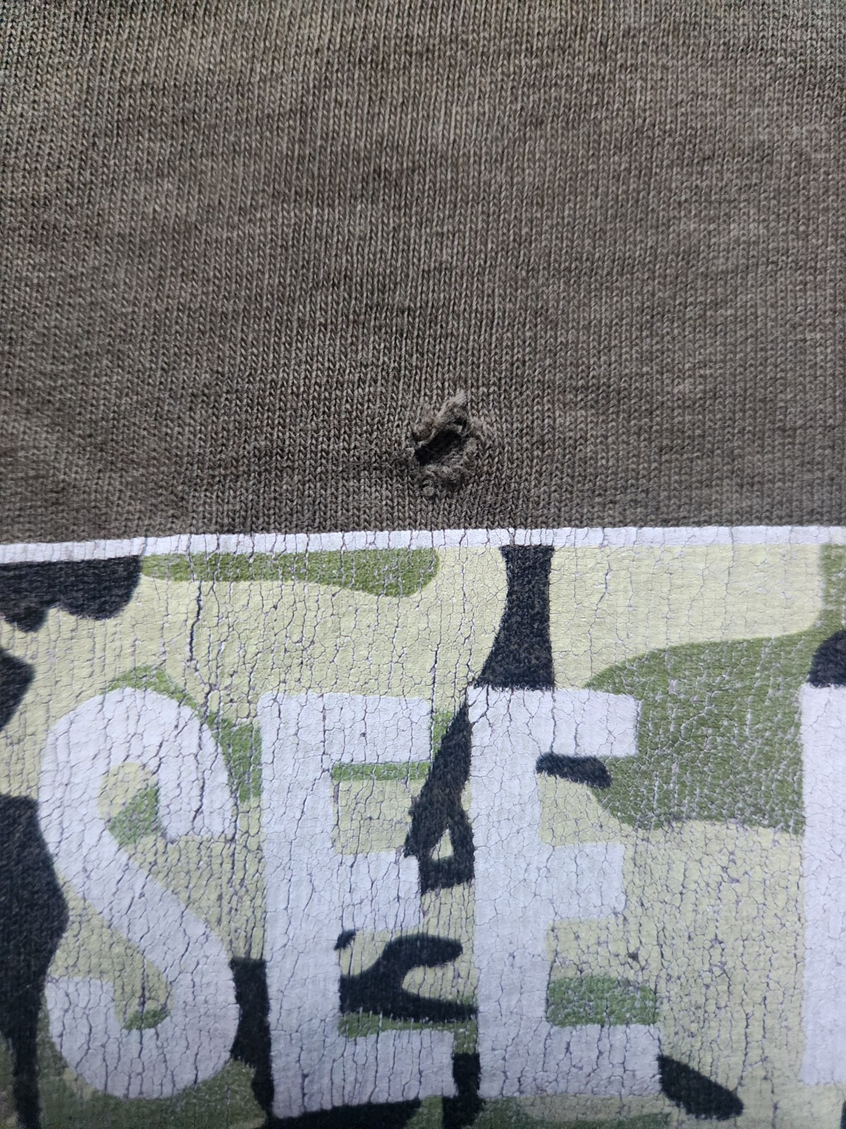 COTTON WORKS Men's L Green Sleeveless Crew Neck Camo Graphic Knit T-Shirt gallery