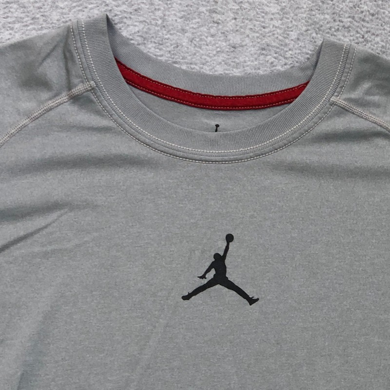 Air Jordan Shirt Men's Medium Grey Crew Neck Jumpman Logo Lightweight Dri-Fit gallery