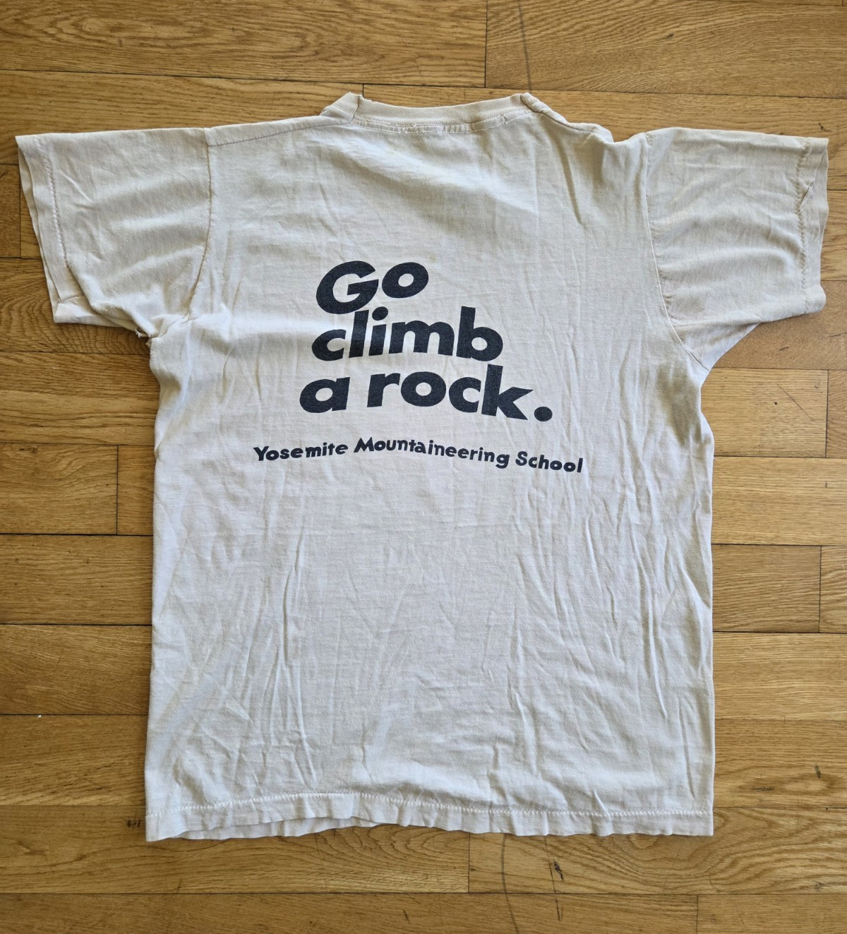 Vintage 70s Yosemite Mountaineering – Go Climb a Rock Tshirt Tee M Thin N’ Soft