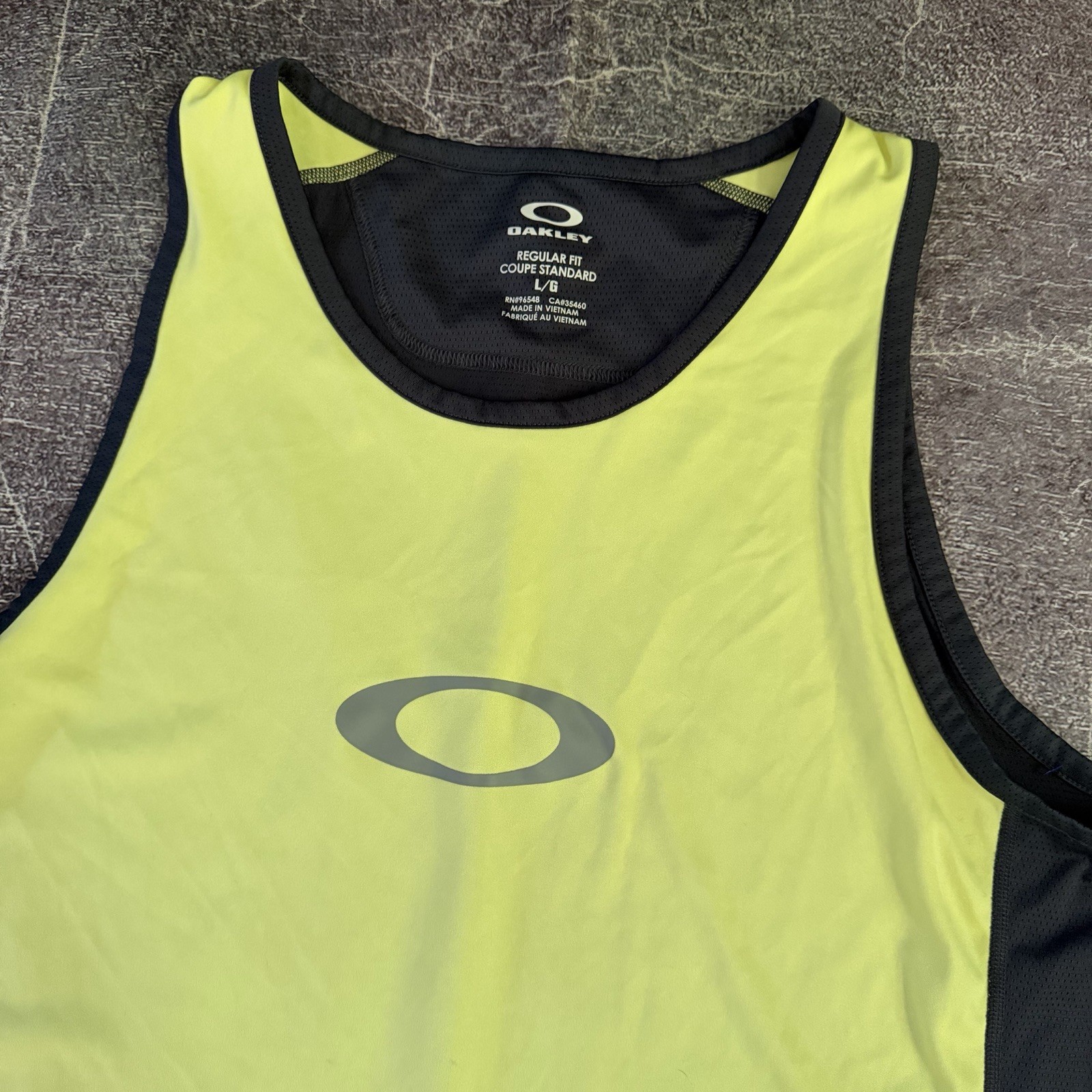Men's Y2K Oakley Hydrolix Volt Yellow Gray Big Logo Tank Top Running Shirt Sz L gallery